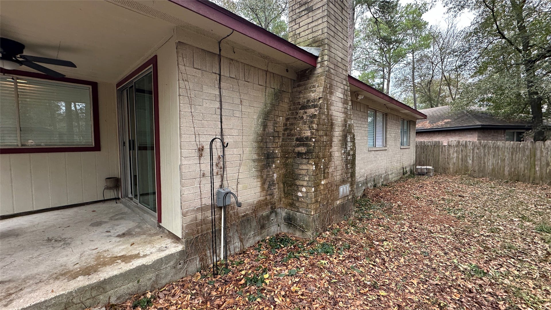 69 N Deerfoot Circle, Spring, TX 77380 69 N Deerfoot Circle, Spring, TX 77380