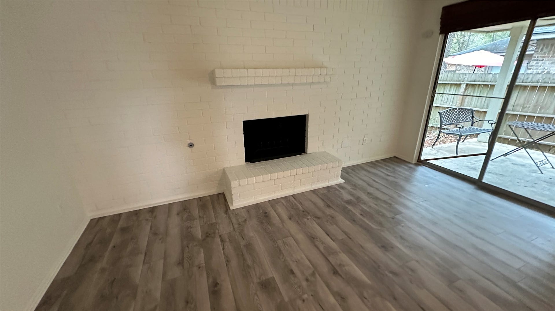 69 N Deerfoot Circle, Spring, TX 77380 69 N Deerfoot Circle, Spring, TX 77380
