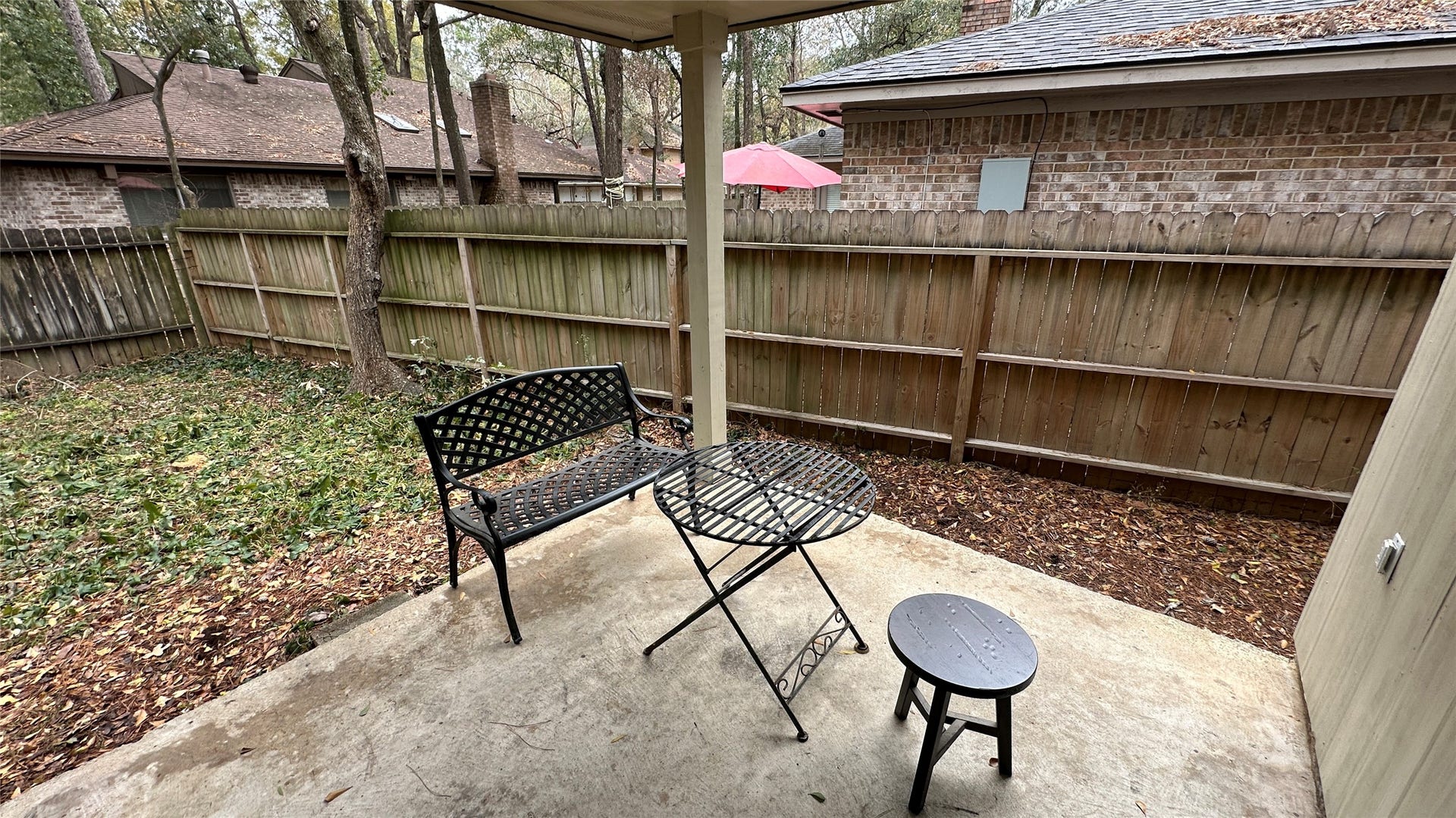 69 N Deerfoot Circle, Spring, TX 77380 69 N Deerfoot Circle, Spring, TX 77380