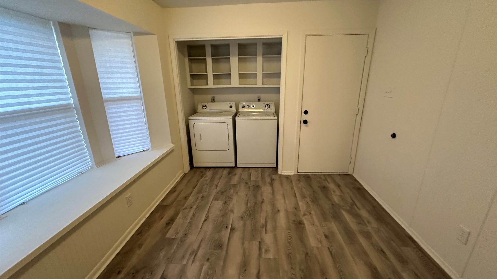 69 N Deerfoot Circle, Spring, TX 77380 69 N Deerfoot Circle, Spring, TX 77380