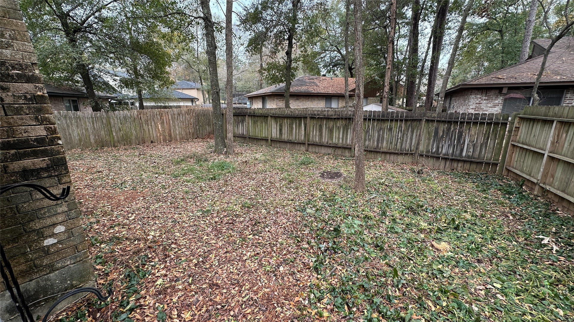 69 N Deerfoot Circle, Spring, TX 77380 69 N Deerfoot Circle, Spring, TX 77380