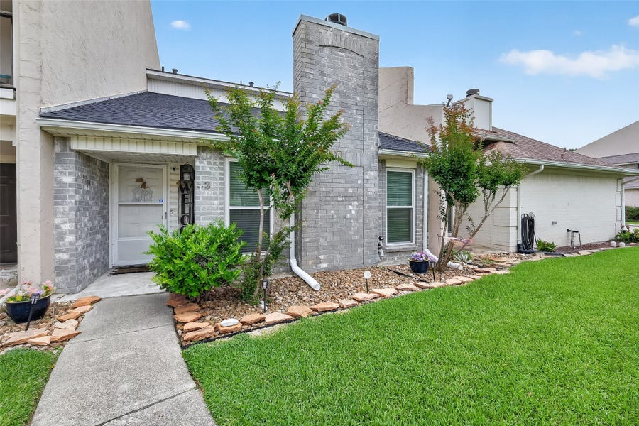Property photo for 53 Wellington Park, Baytown, TX
