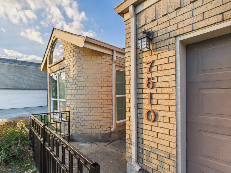 Property photo for 7610 Hopewell Lane, Houston, TX