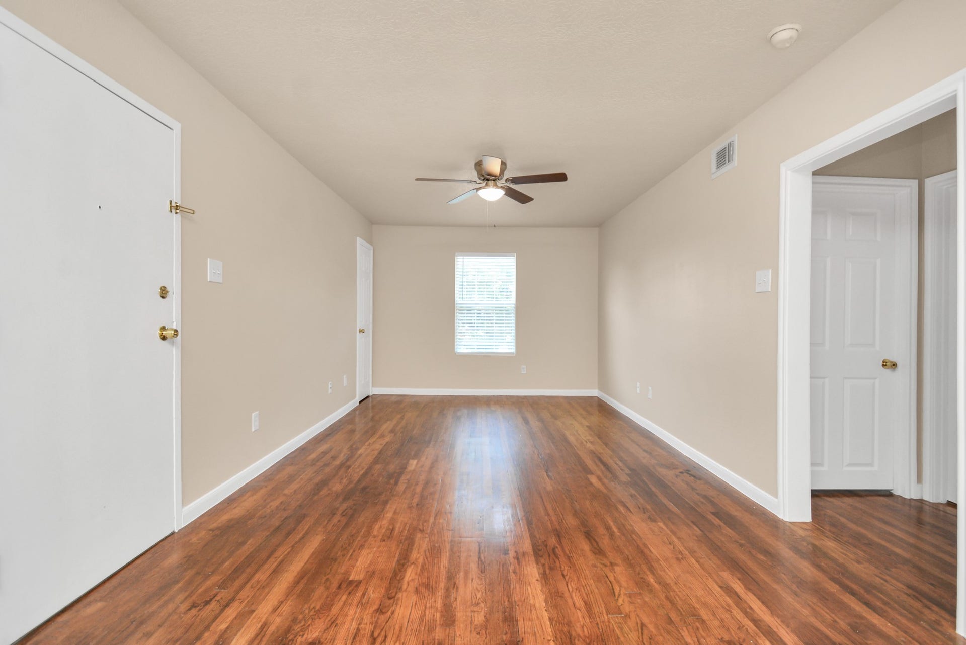 500 W Pitts Avenue, #302, Pasadena, TX 77506 500 W Pitts Avenue, #302, Pasadena, TX 77506