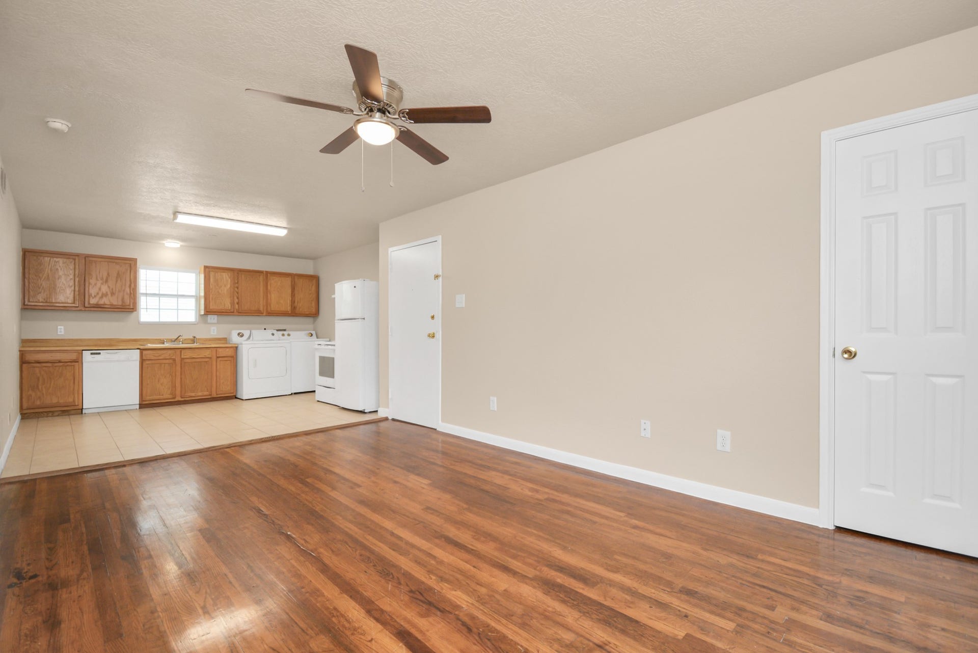 500 W Pitts Avenue, #302, Pasadena, TX 77506 500 W Pitts Avenue, #302, Pasadena, TX 77506