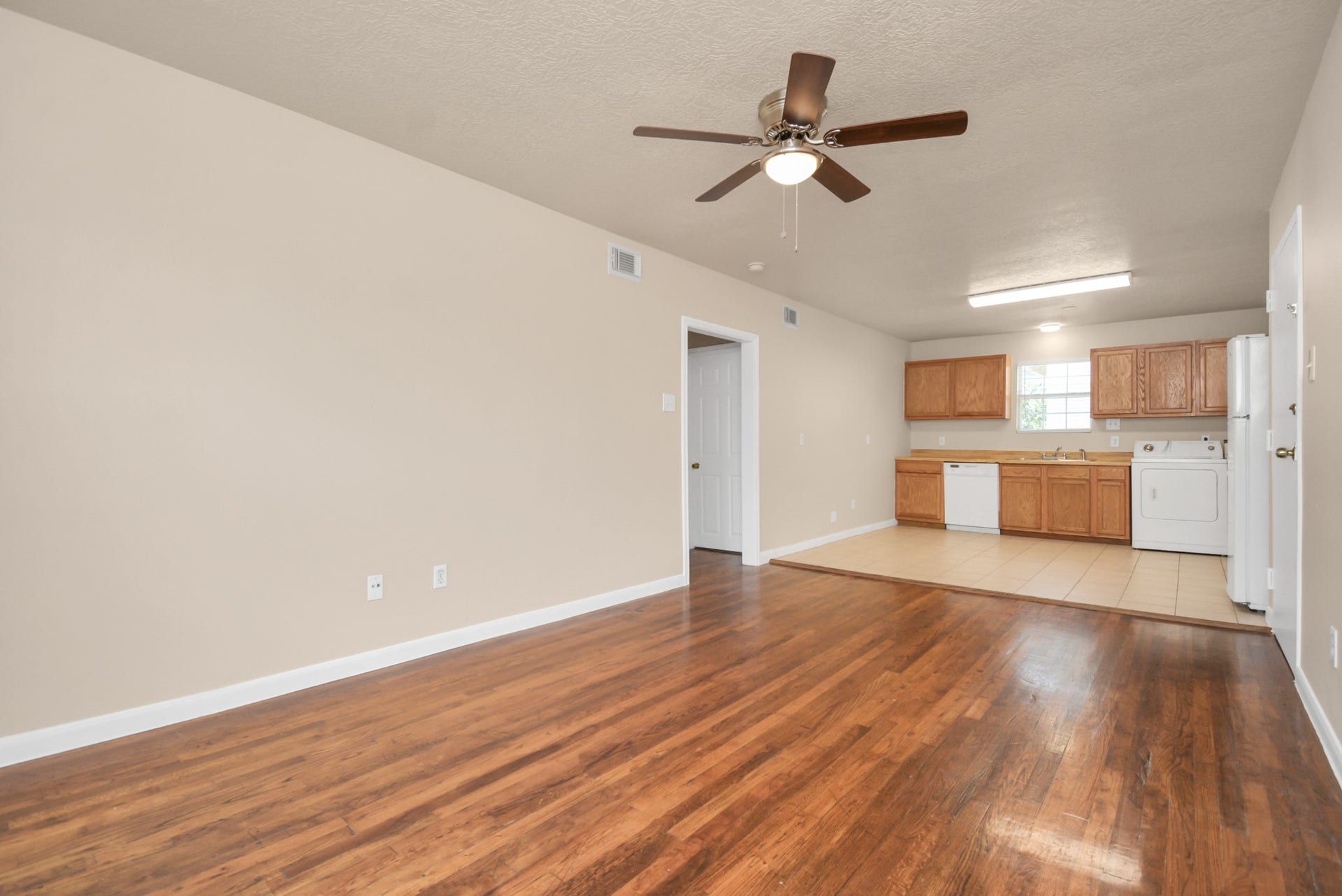 500 W Pitts Avenue, #302, Pasadena, TX 77506 500 W Pitts Avenue, #302, Pasadena, TX 77506