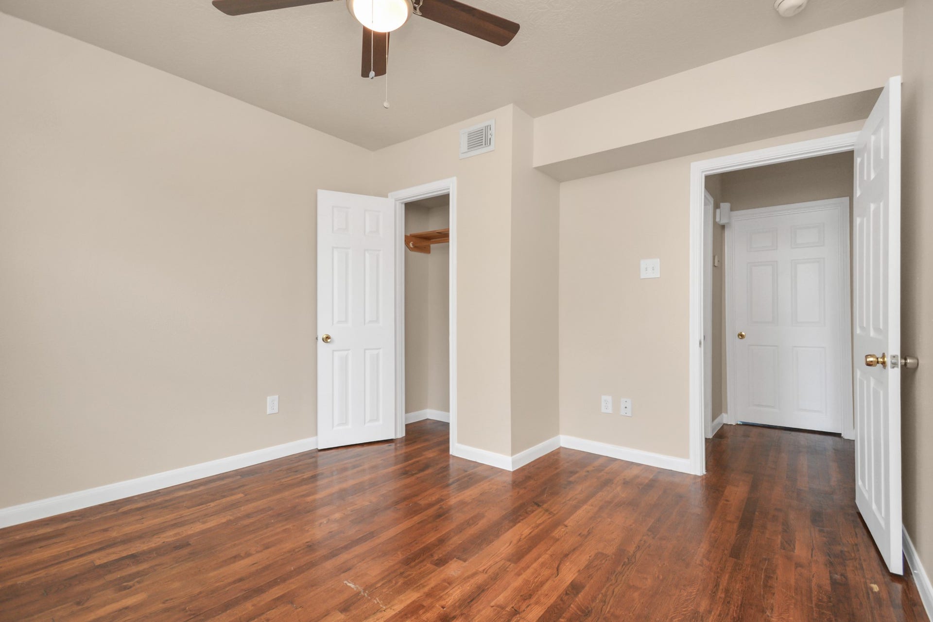 500 W Pitts Avenue, #302, Pasadena, TX 77506 500 W Pitts Avenue, #302, Pasadena, TX 77506