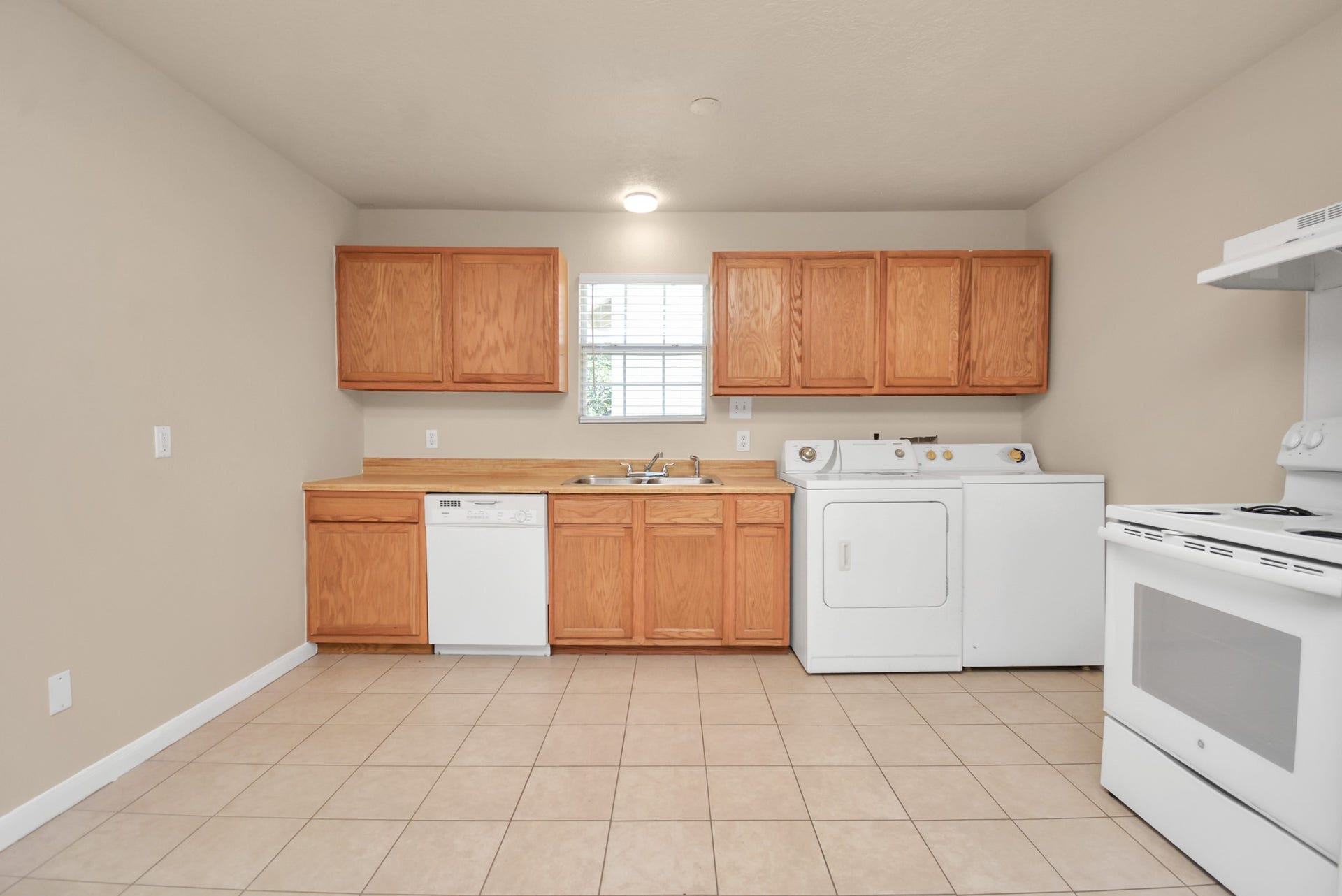 500 W Pitts Avenue, #302, Pasadena, TX 77506 500 W Pitts Avenue, #302, Pasadena, TX 77506
