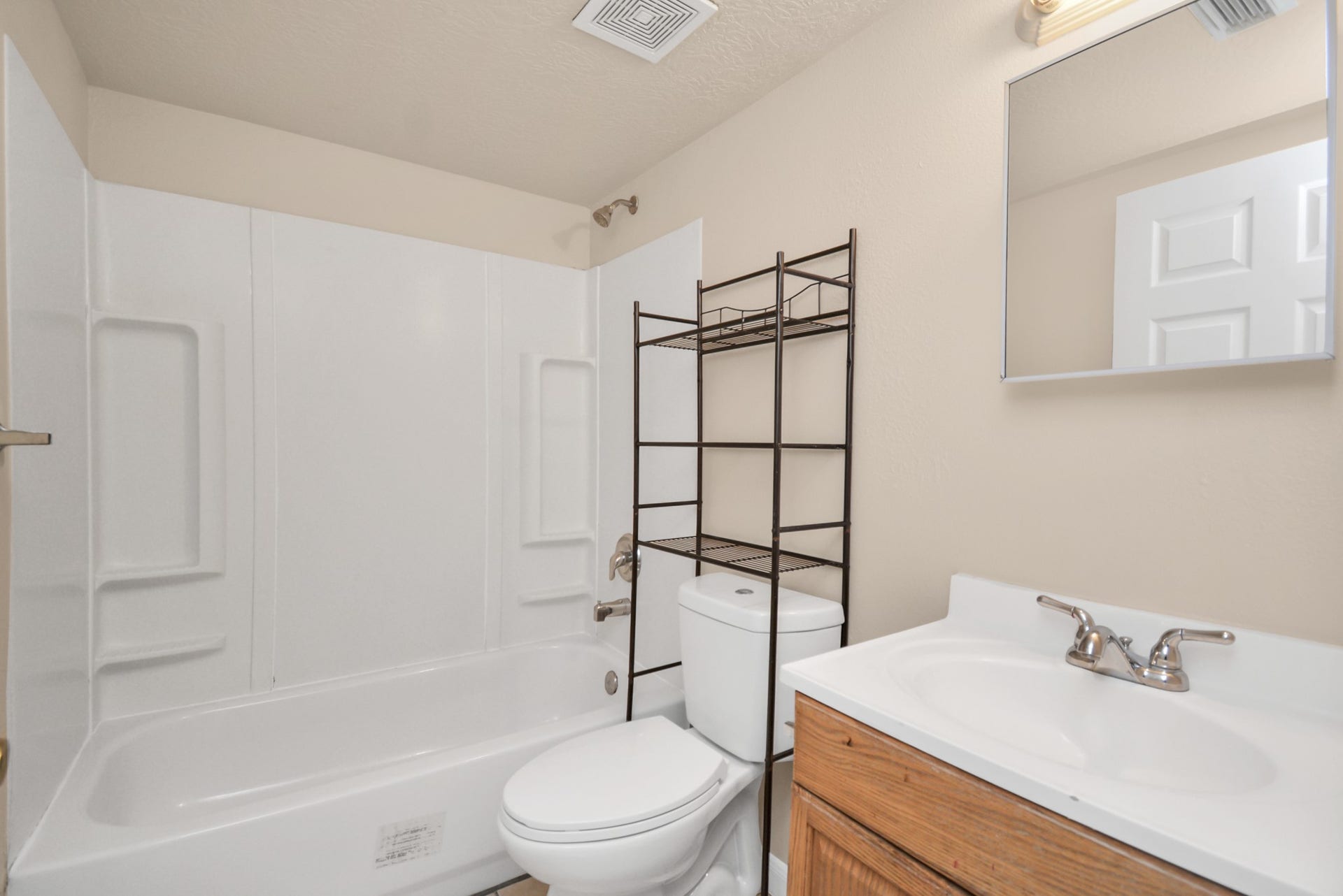 500 W Pitts Avenue, #302, Pasadena, TX 77506 500 W Pitts Avenue, #302, Pasadena, TX 77506