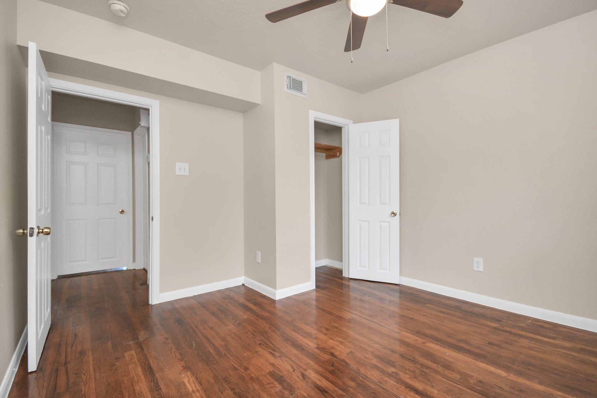 500 W Pitts Avenue, #302, Pasadena, TX 77506 500 W Pitts Avenue, #302, Pasadena, TX 77506