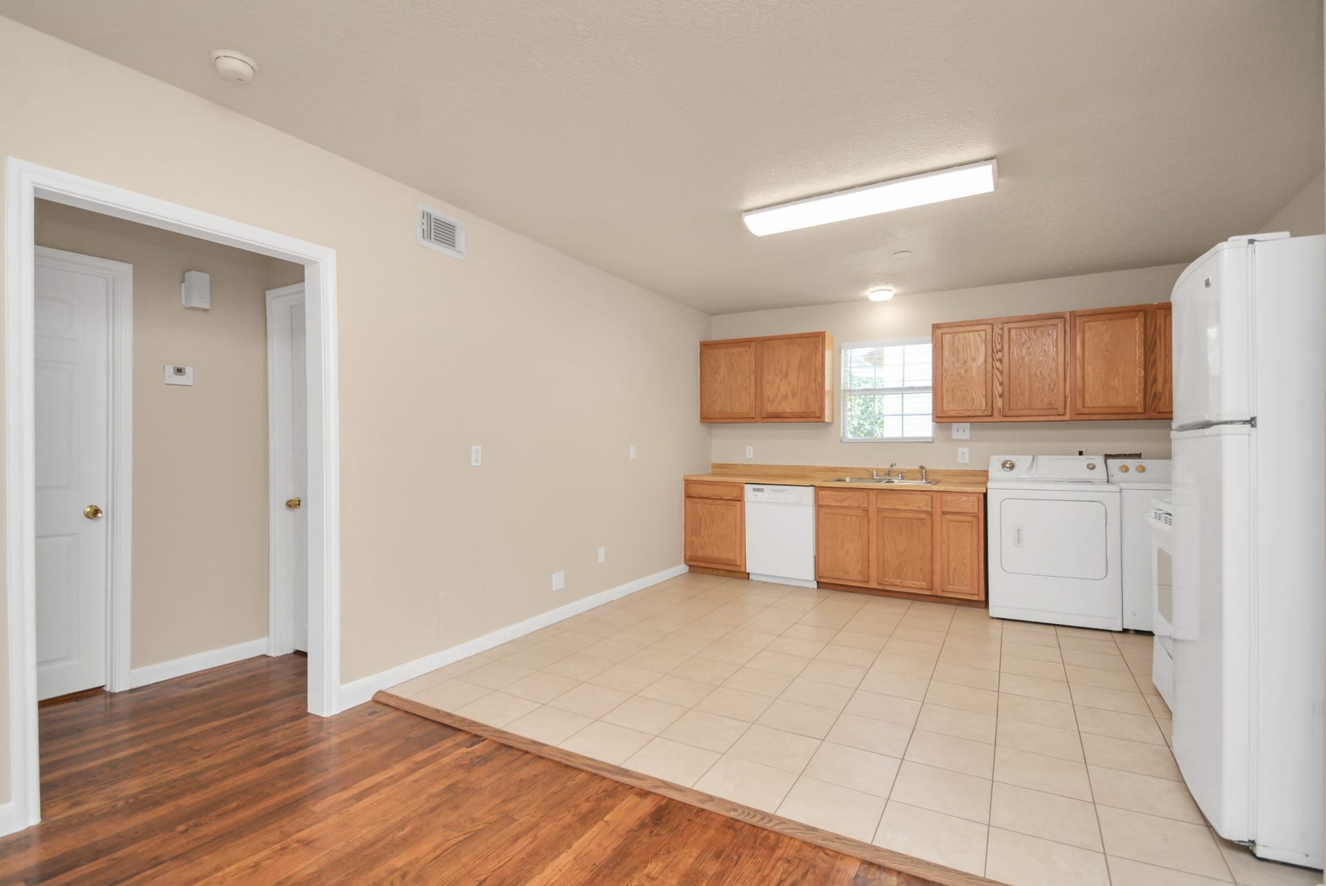 500 W Pitts Avenue, #302, Pasadena, TX 77506 500 W Pitts Avenue, #302, Pasadena, TX 77506