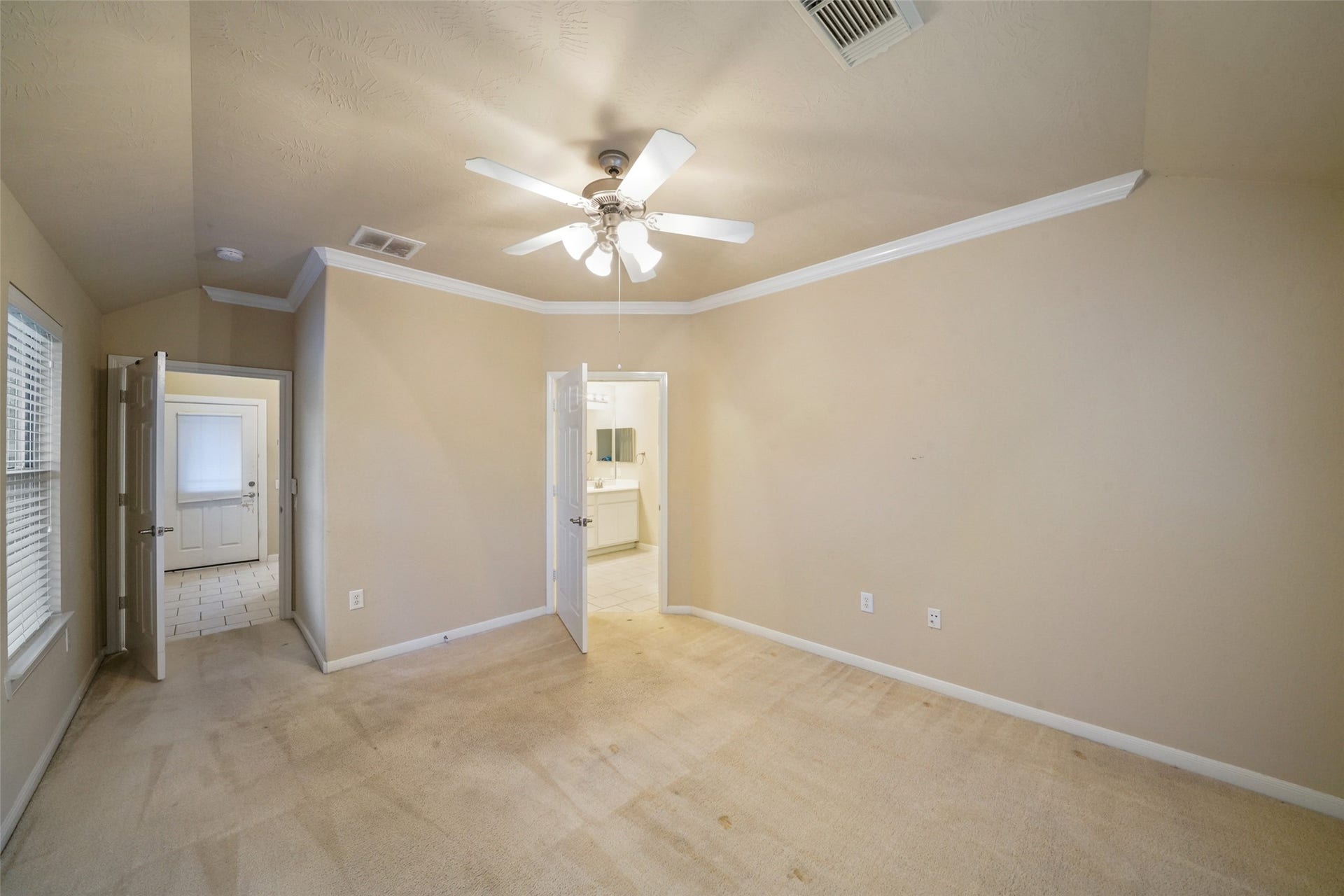 7 Fitzroy Place, Conroe, TX 77384 7 Fitzroy Place, Conroe, TX 77384