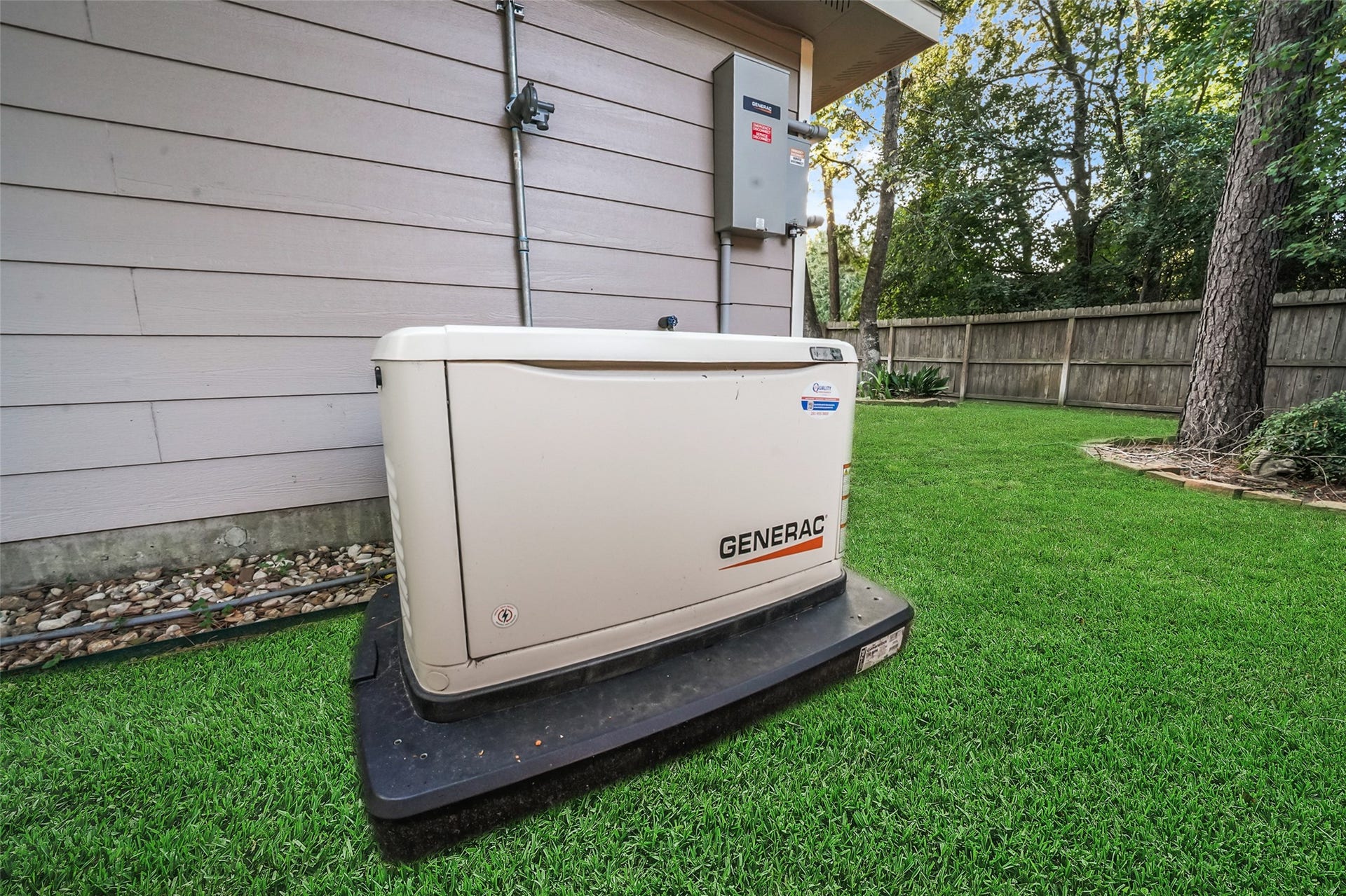 7 Fitzroy Place, Conroe, TX 77384 Generac Generator is the perfect addition to this home. Don't worry about losing power!
