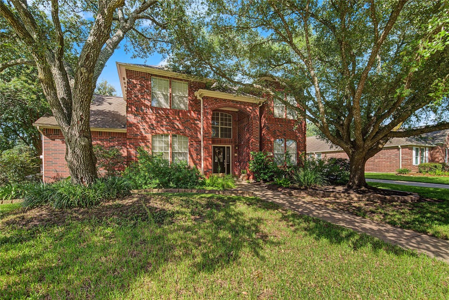 Property photo for 1707 Brill Drive, Friendswood, TX