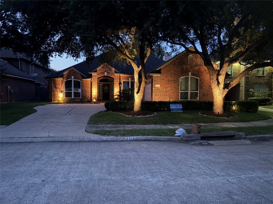 Property photo for 12110 Shadowpoint Drive, Houston, TX