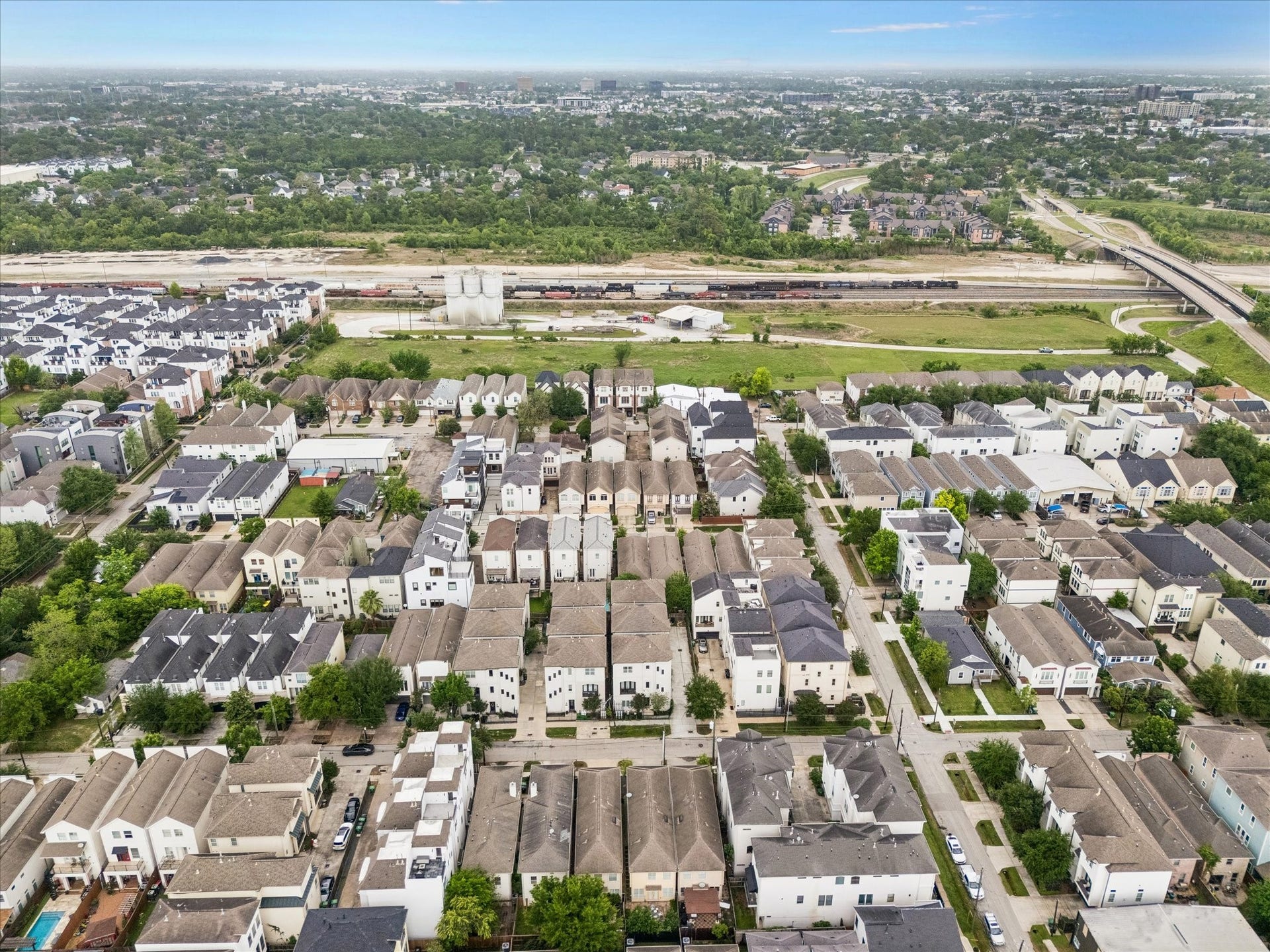 5513 Petty Street, #C, Houston, TX 77007 Elevated perspective showcasing the homes location within a sought-after area.