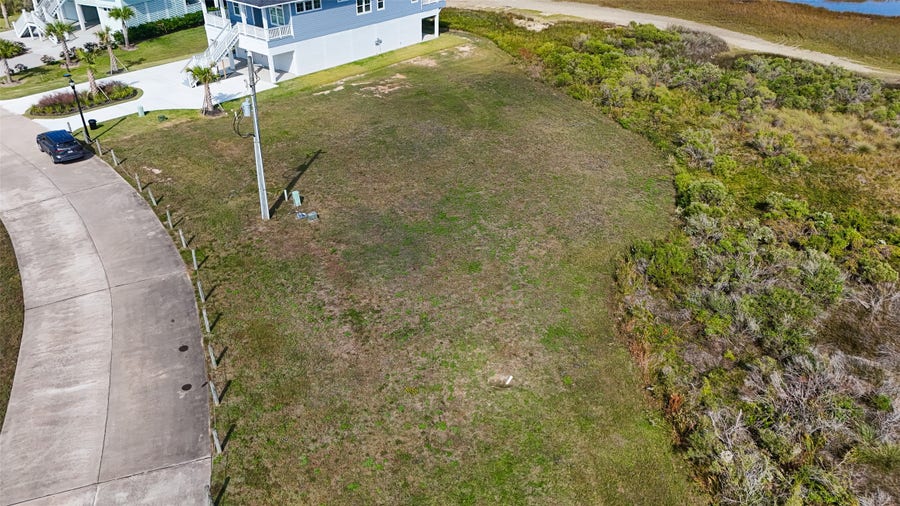Property photo for 25723 Bay Breeze Drive, Galveston, TX