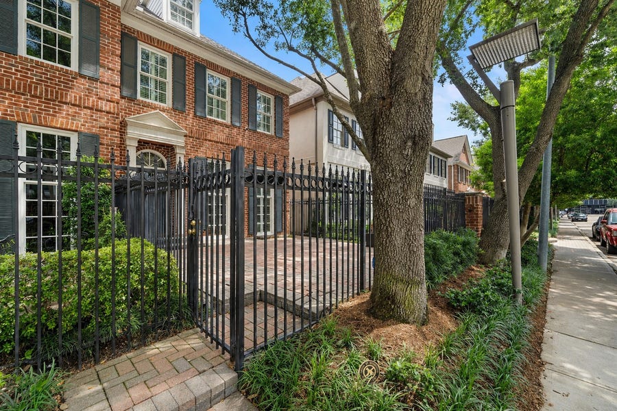 Property photo for 5136 Chevy Chase Drive, Houston, TX
