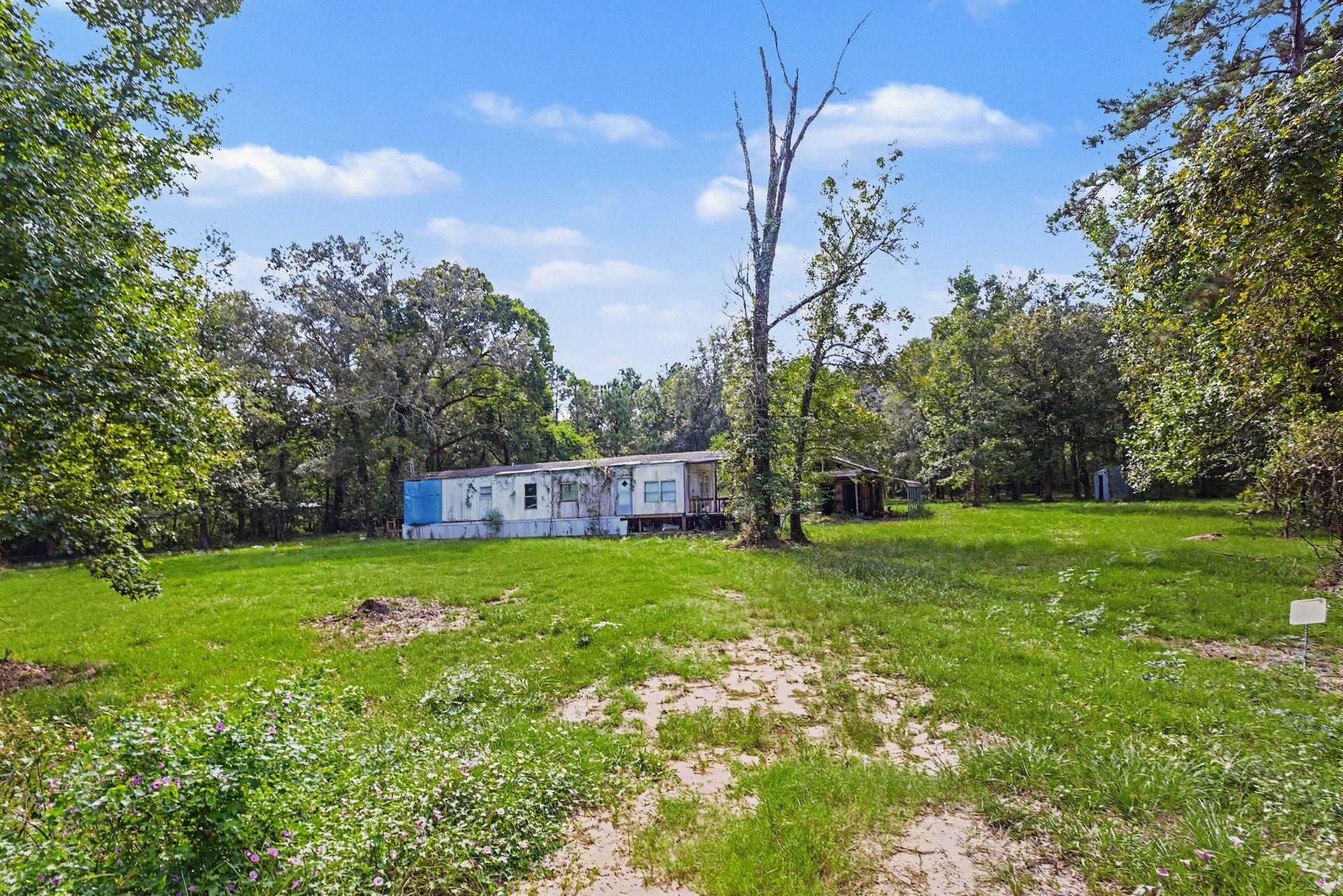 769 County Road 642, Dayton, TX 77535 769 County Road 642, Dayton, TX 77535