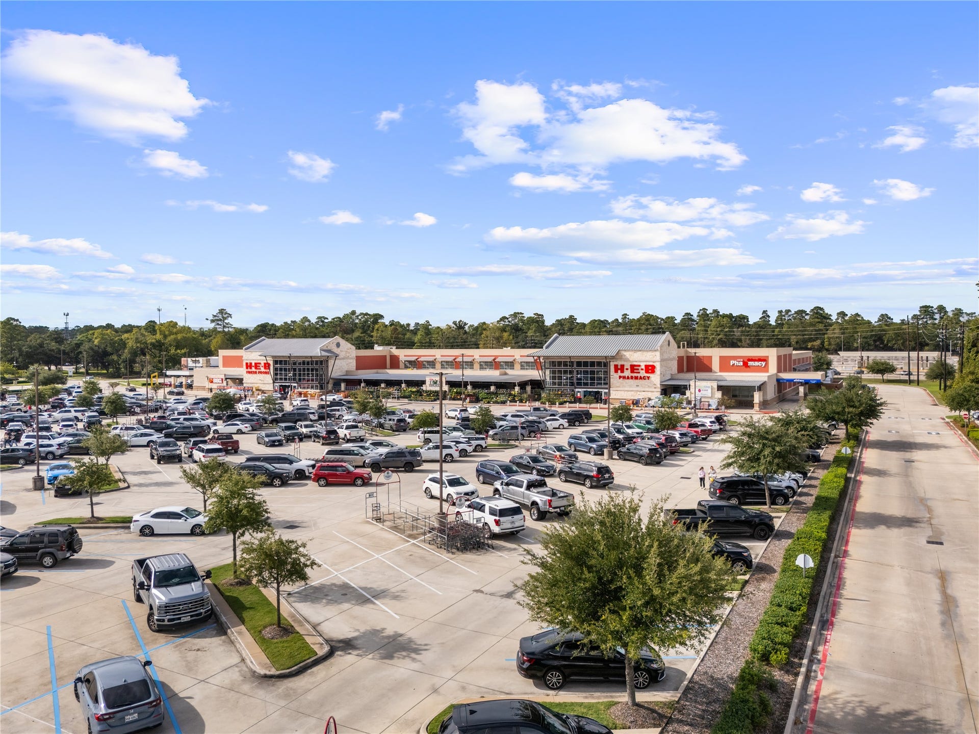 4719 Breezy Point Drive, Houston, TX 77345 Enjoy convenient access to H-E-B for groceries, pharmacy needs, and everyday essentials, placing one of the area's most useful amenities within minutes from home.