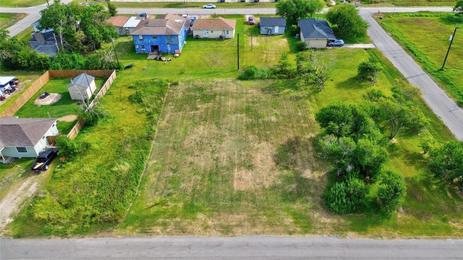 Property photo for 512 S Avenue G, Freeport, TX
