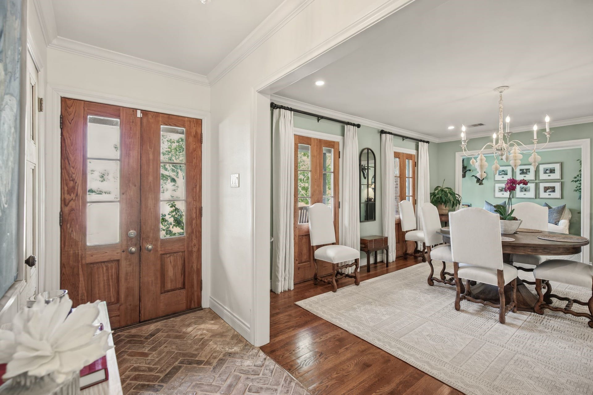 2415 Briarmead Drive, Houston, TX 77057 2415 Briarmead Drive, Houston, TX 77057