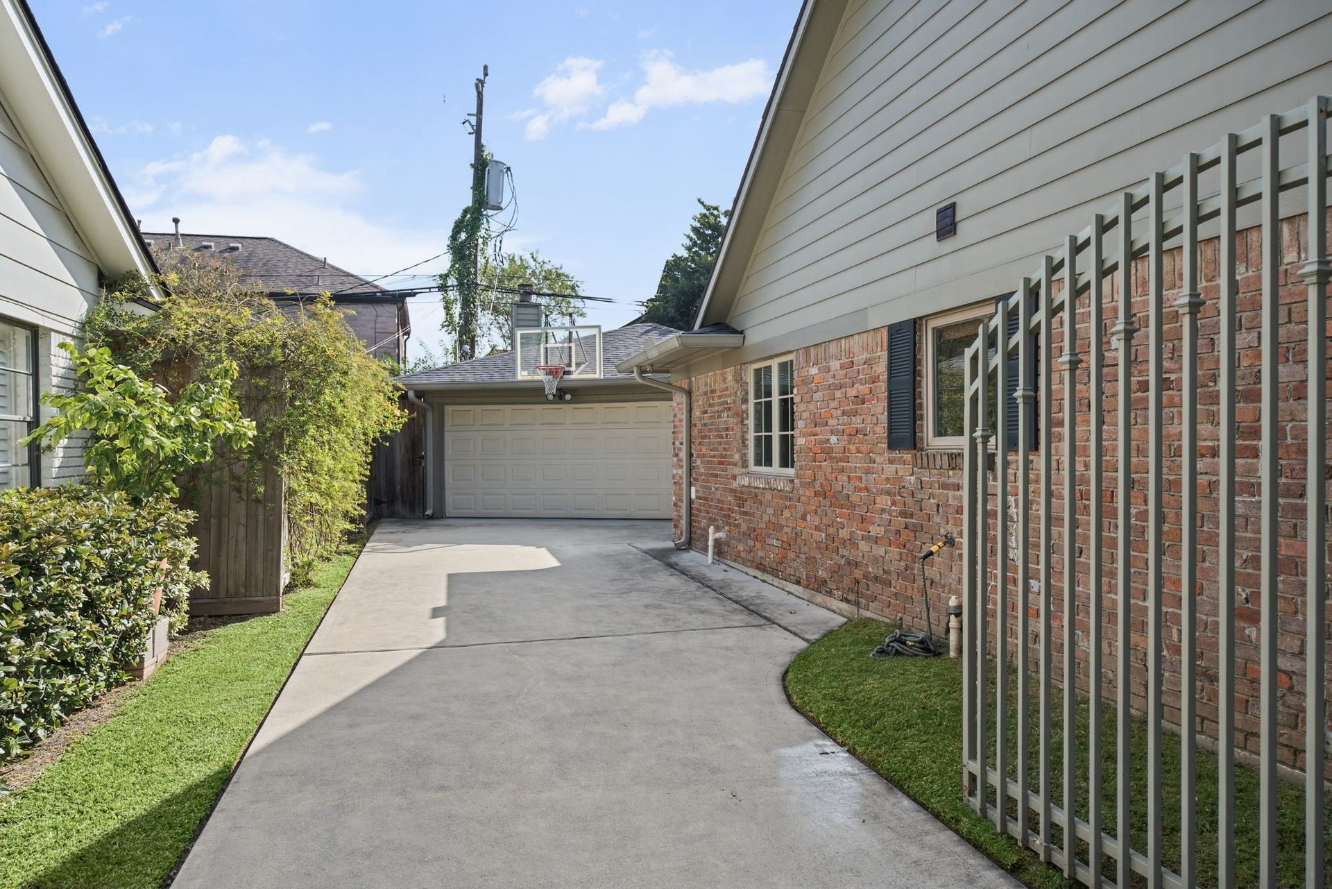 2415 Briarmead Drive, Houston, TX 77057 2415 Briarmead Drive, Houston, TX 77057