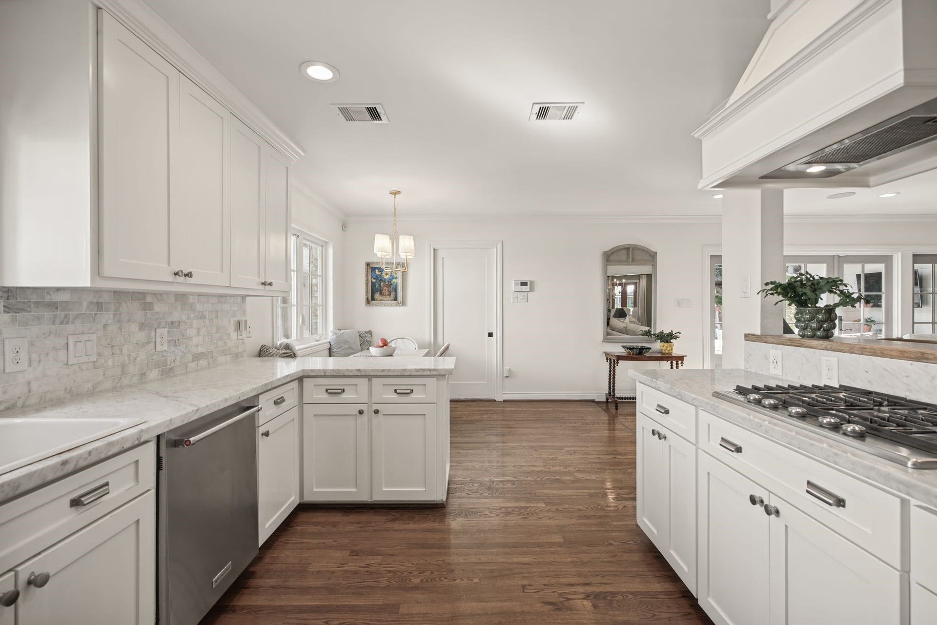 2415 Briarmead Drive, Houston, TX 77057 2415 Briarmead Drive, Houston, TX 77057