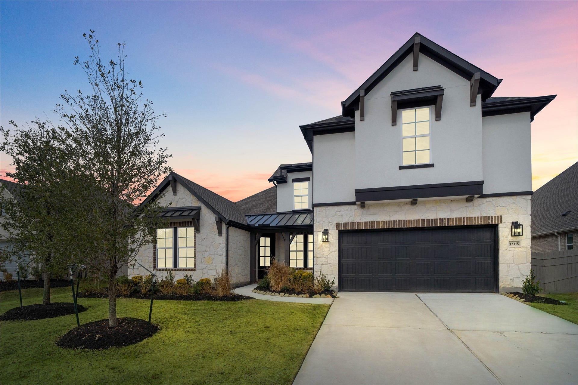 Welcome home to 17315 July Moon Lane located in ARTAVIA and zoned to Conroe ISD.