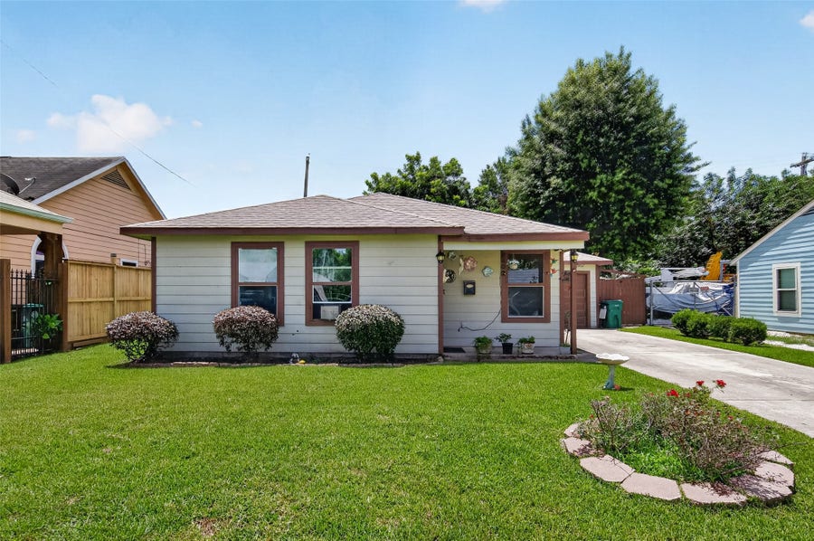 Property photo for 2402 Raymond Street, Pasadena, TX