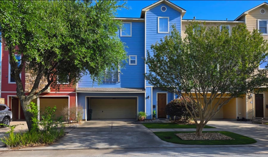 Property photo for 404 W 16th Street, Houston, TX