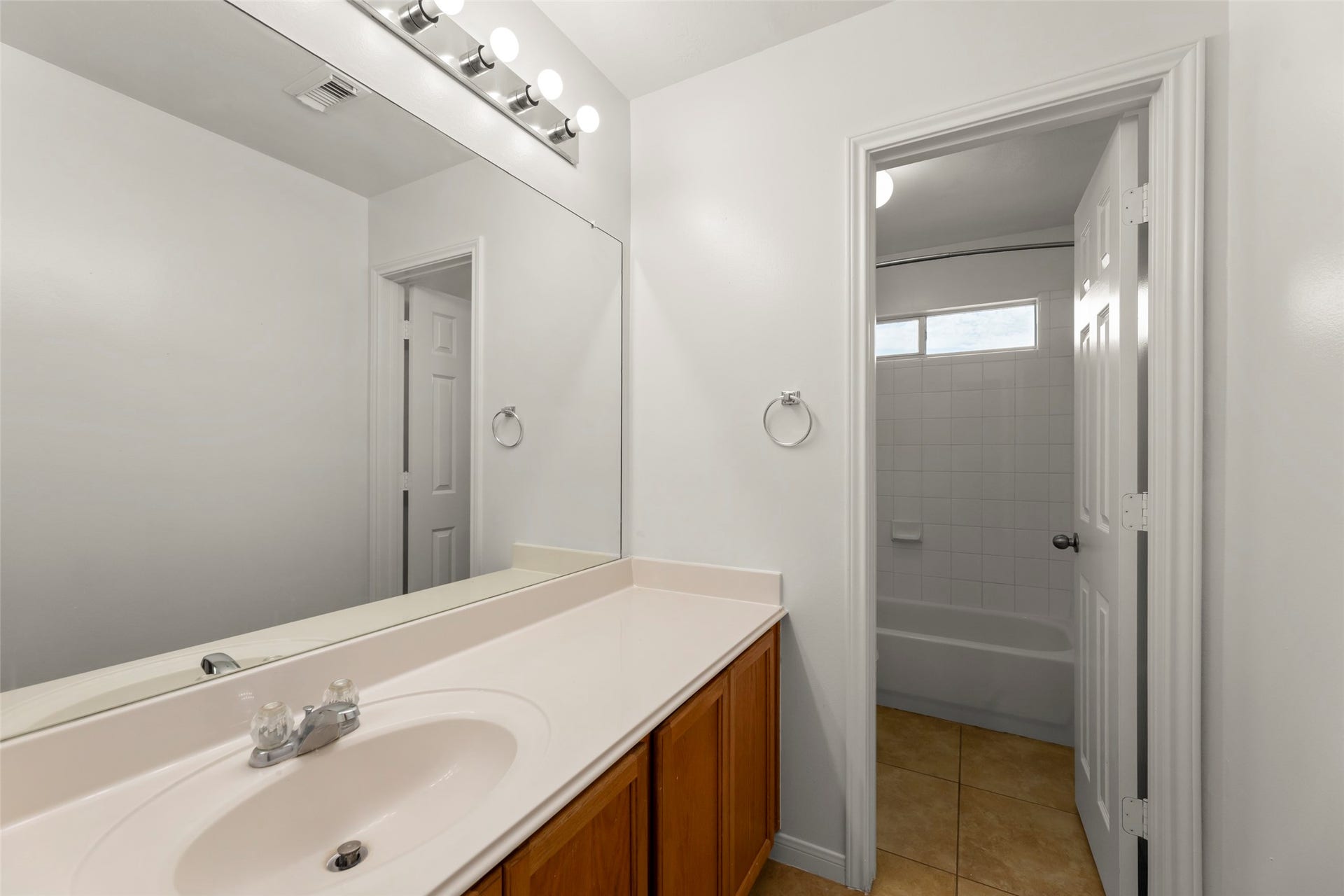 16410 Pademelon, Sugar Land, TX 77498 16410 Pademelon, Sugar Land, TX 77498