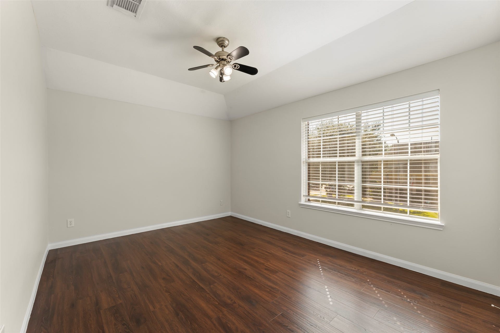 16410 Pademelon, Sugar Land, TX 77498 16410 Pademelon, Sugar Land, TX 77498