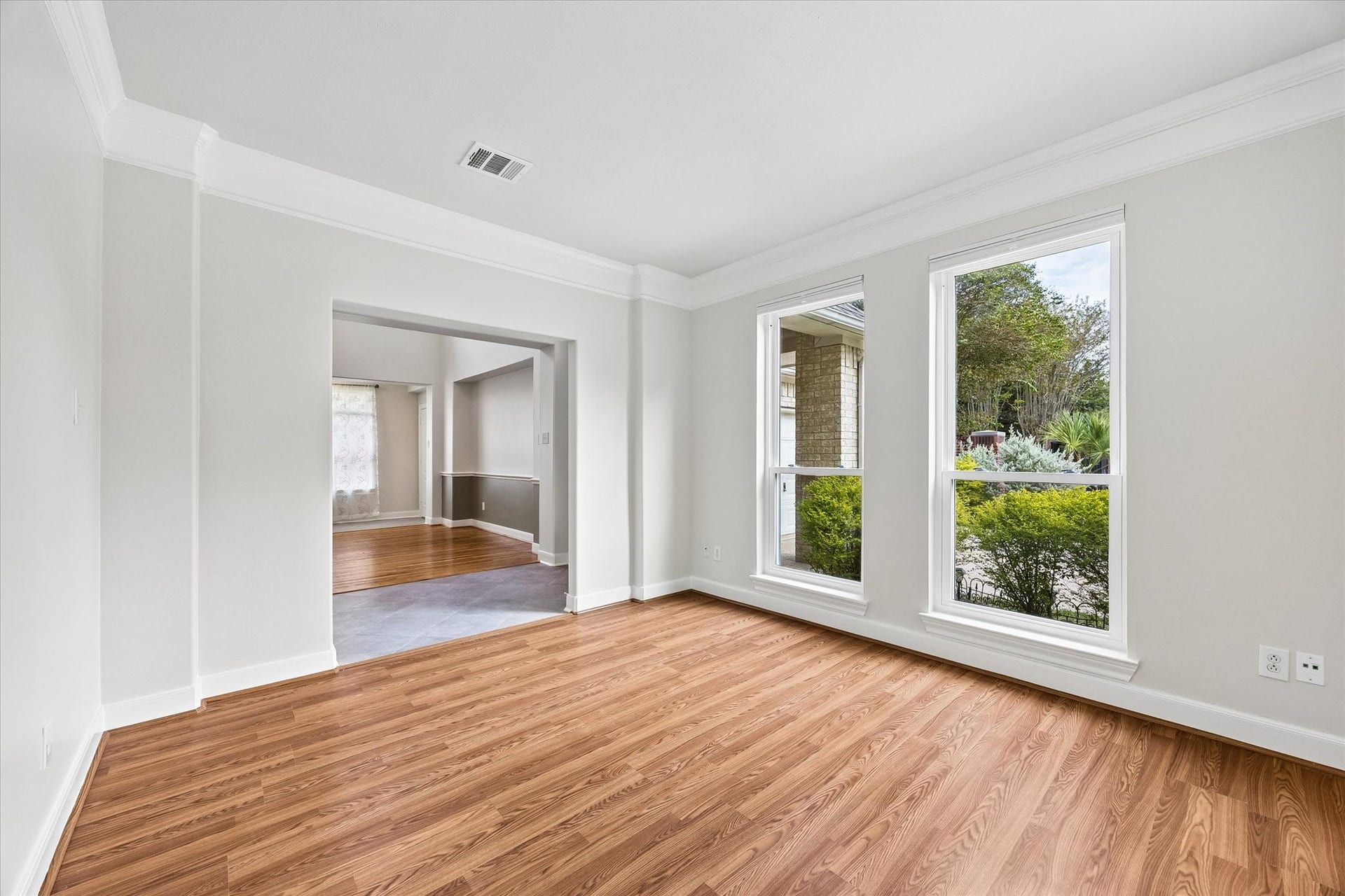 1502 Lakeside Enclave Drive, Houston, TX 77077 Home Office/ Study