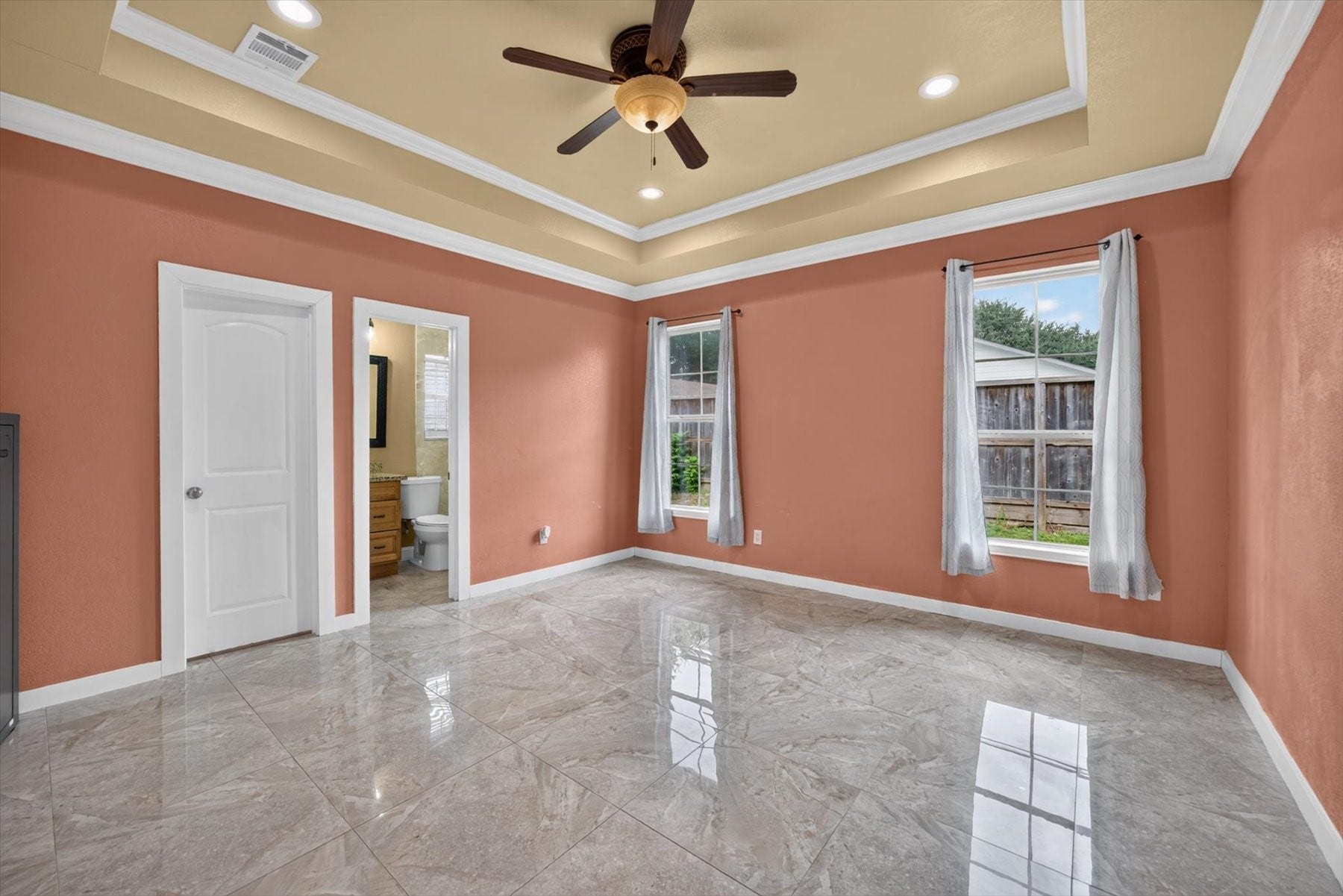 22214 Foxbend Drive, Katy, TX 77449 Primary Bedroom with Tray Ceiling