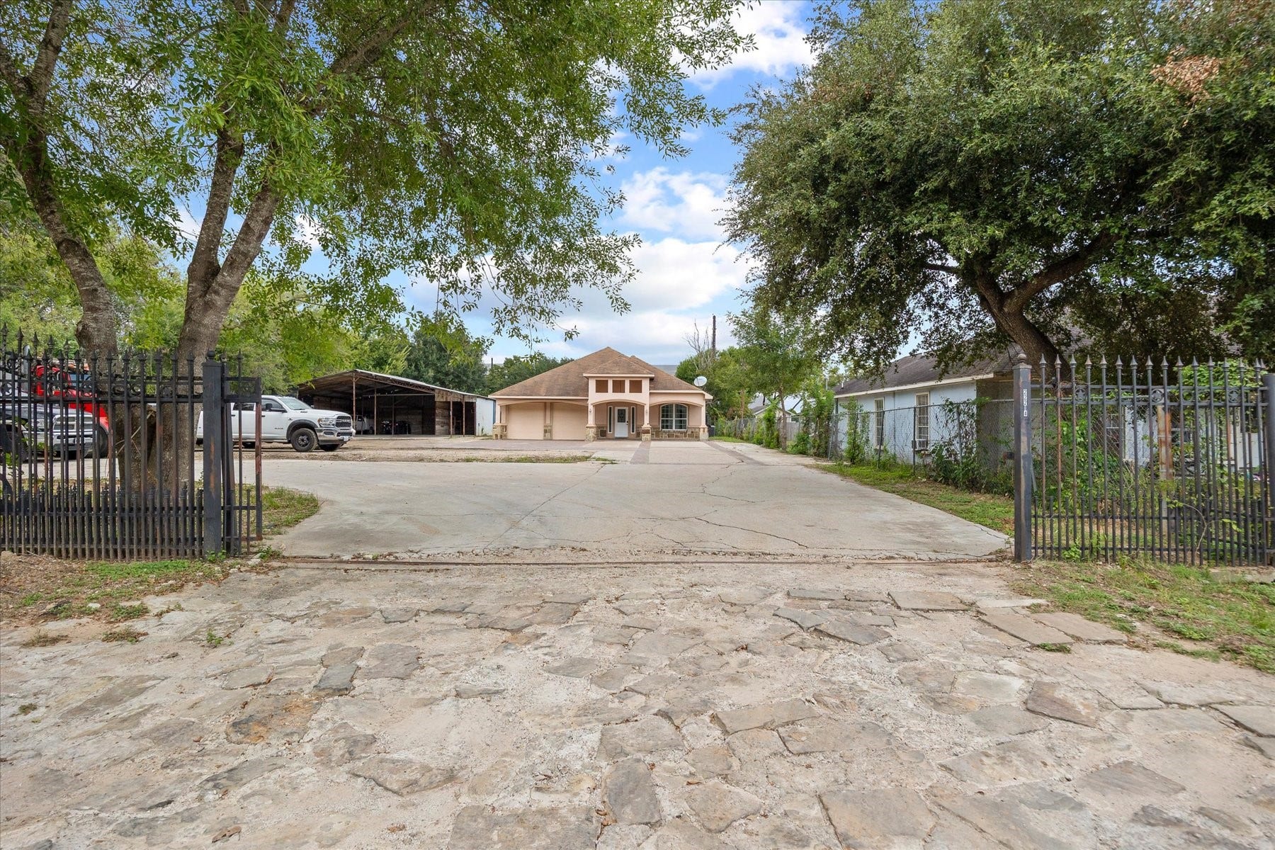 22214 Foxbend Drive, Katy, TX 77449 Workshop / Barn Exterior