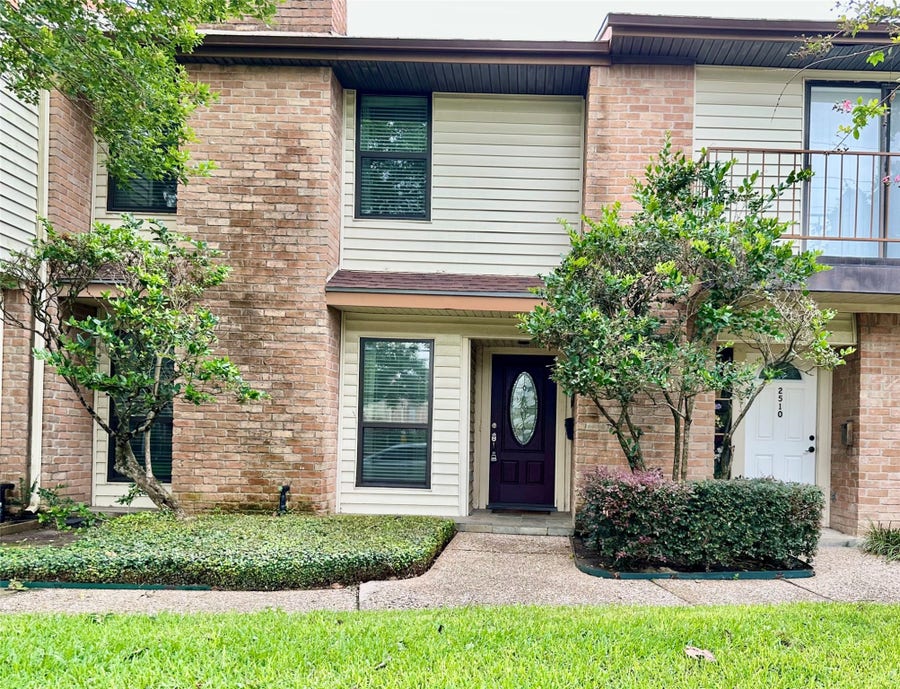 Property photo for 2512 Bering Drive, Houston, TX