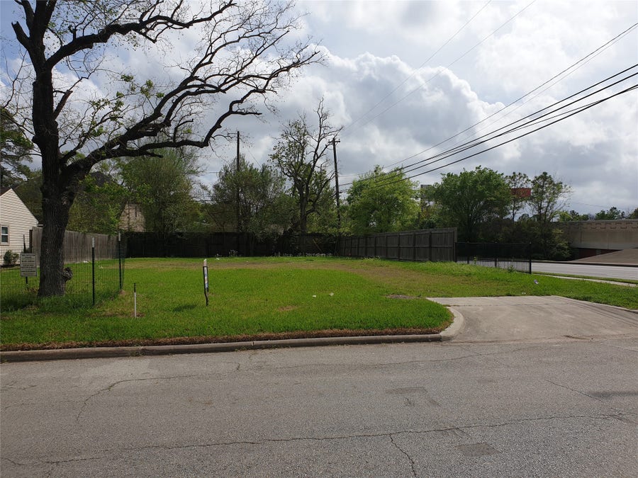 Property photo for 4629 Maple Street, Bellaire, TX