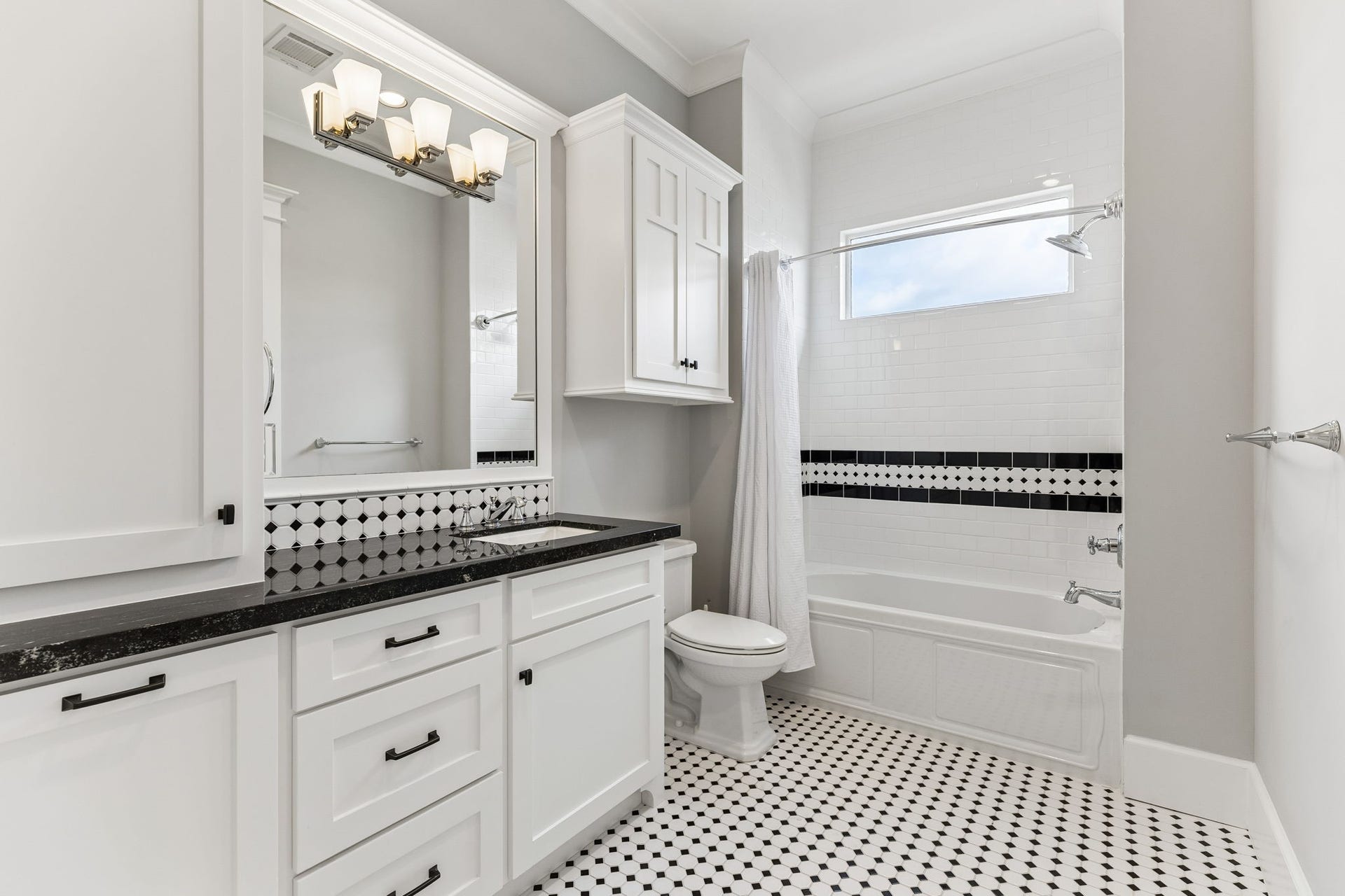 2016 Harvard Street, Houston, TX 77008 2016 Harvard Street, Houston, TX 77008