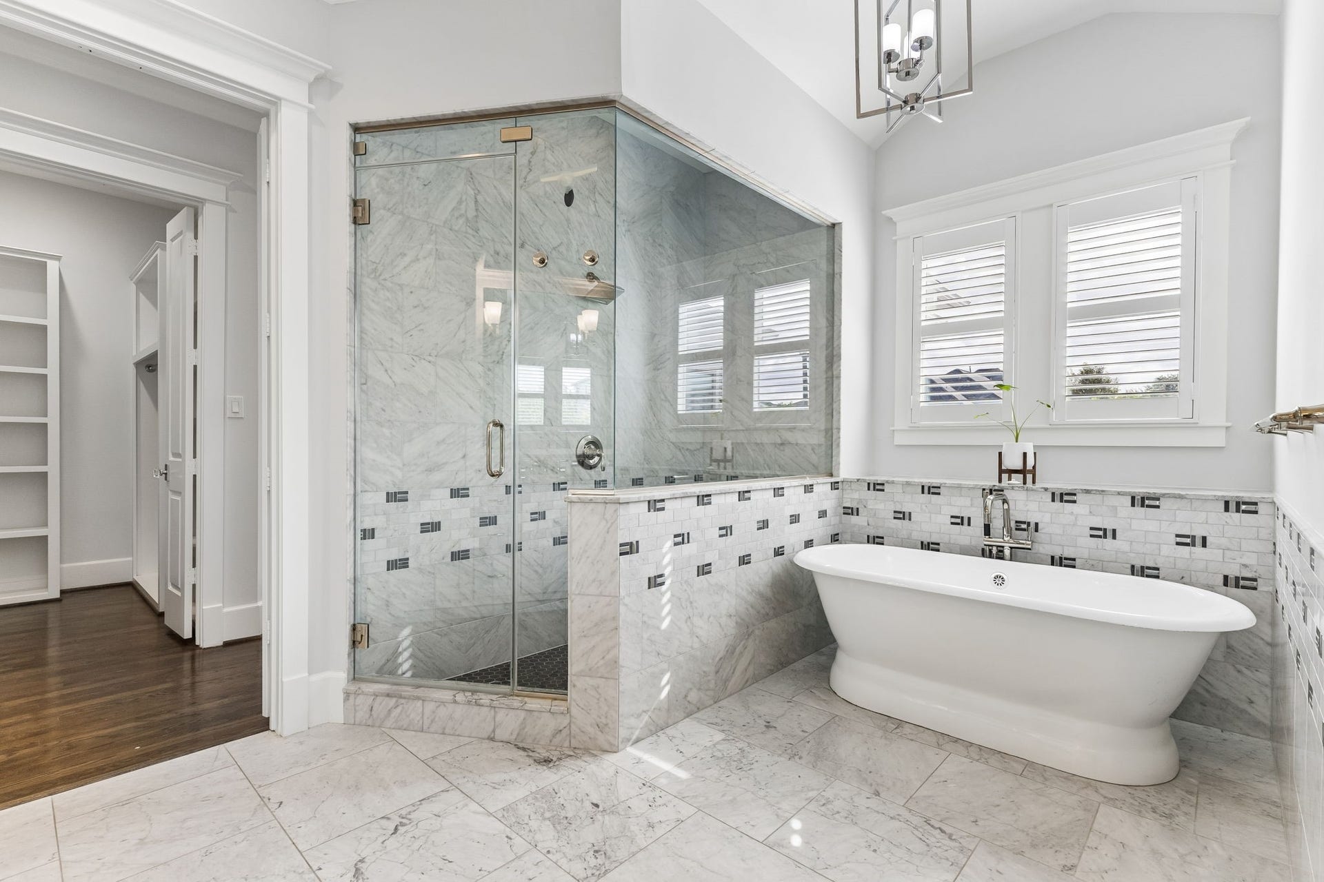 2016 Harvard Street, Houston, TX 77008 2016 Harvard Street, Houston, TX 77008