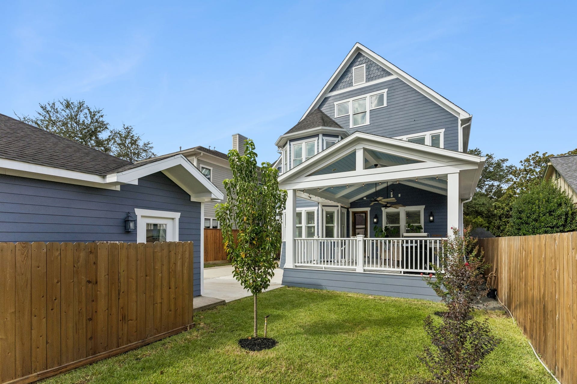 2016 Harvard Street, Houston, TX 77008 2016 Harvard Street, Houston, TX 77008