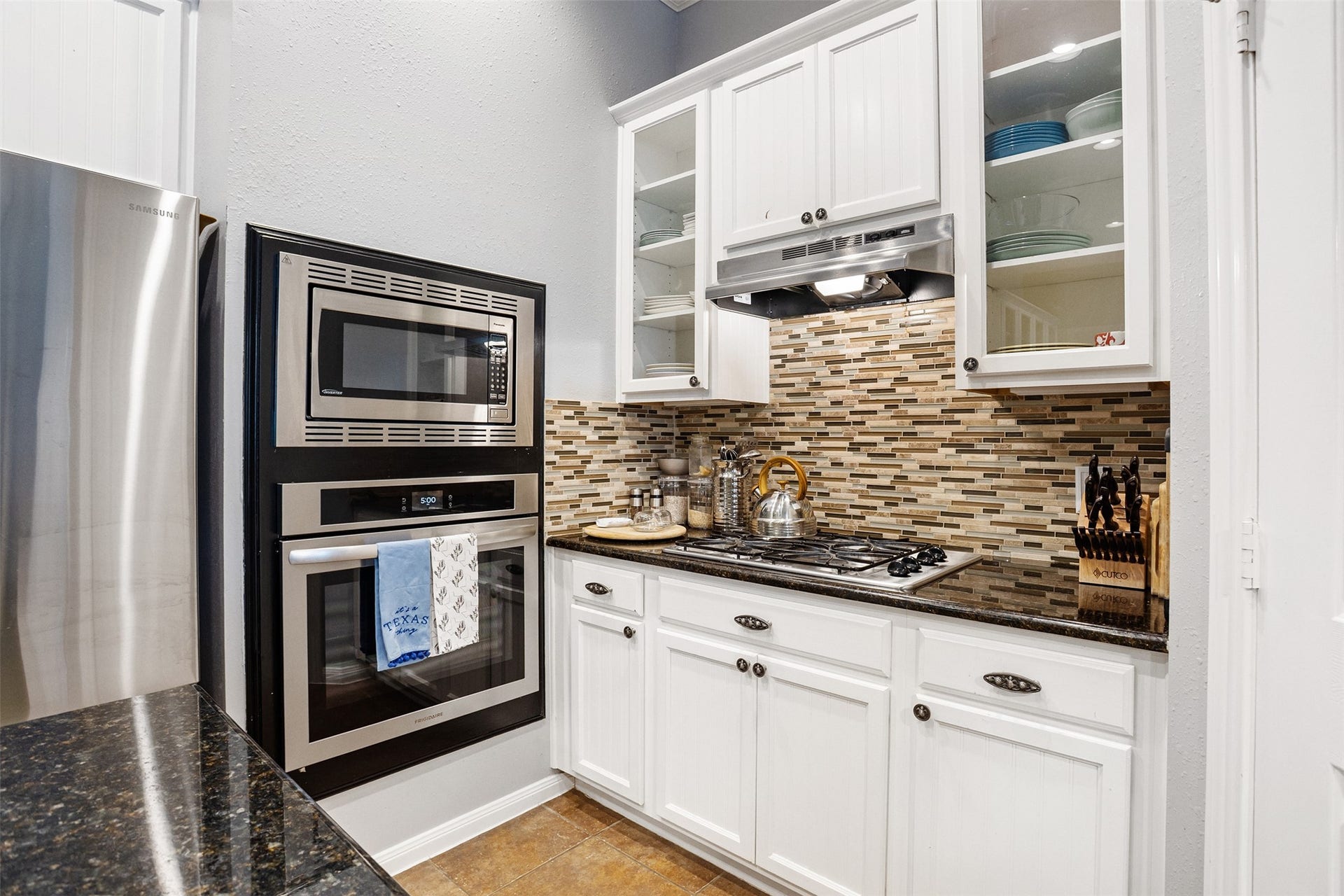1007 Hyland Lane, League City, TX 77573 1007 Hyland Lane, League City, TX 77573
