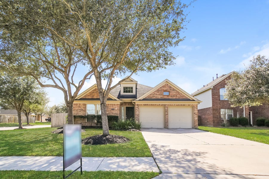 Property photo for 2703 Facet Creek Drive, Fresno, TX