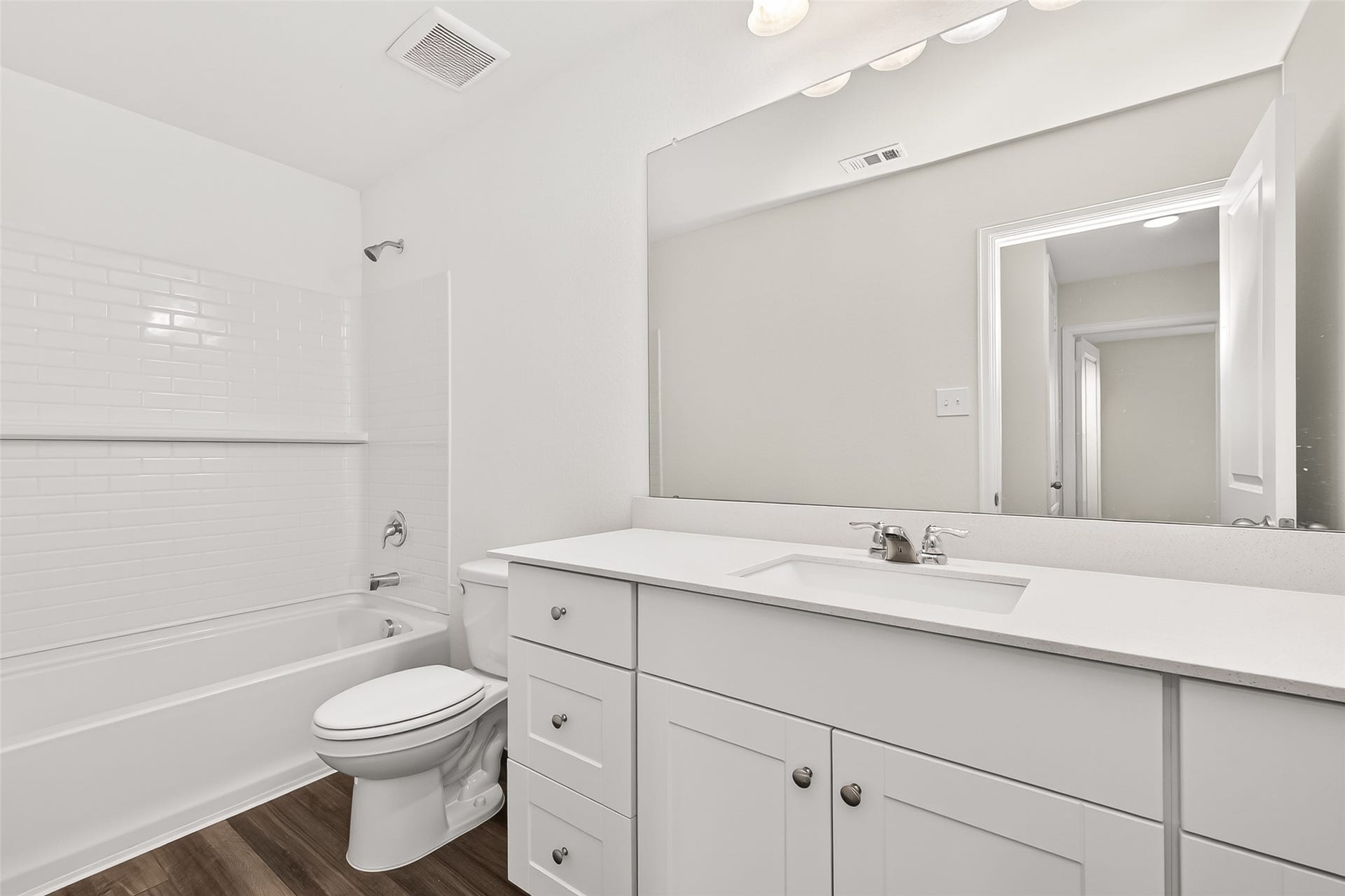 2nd Floor Full Bath