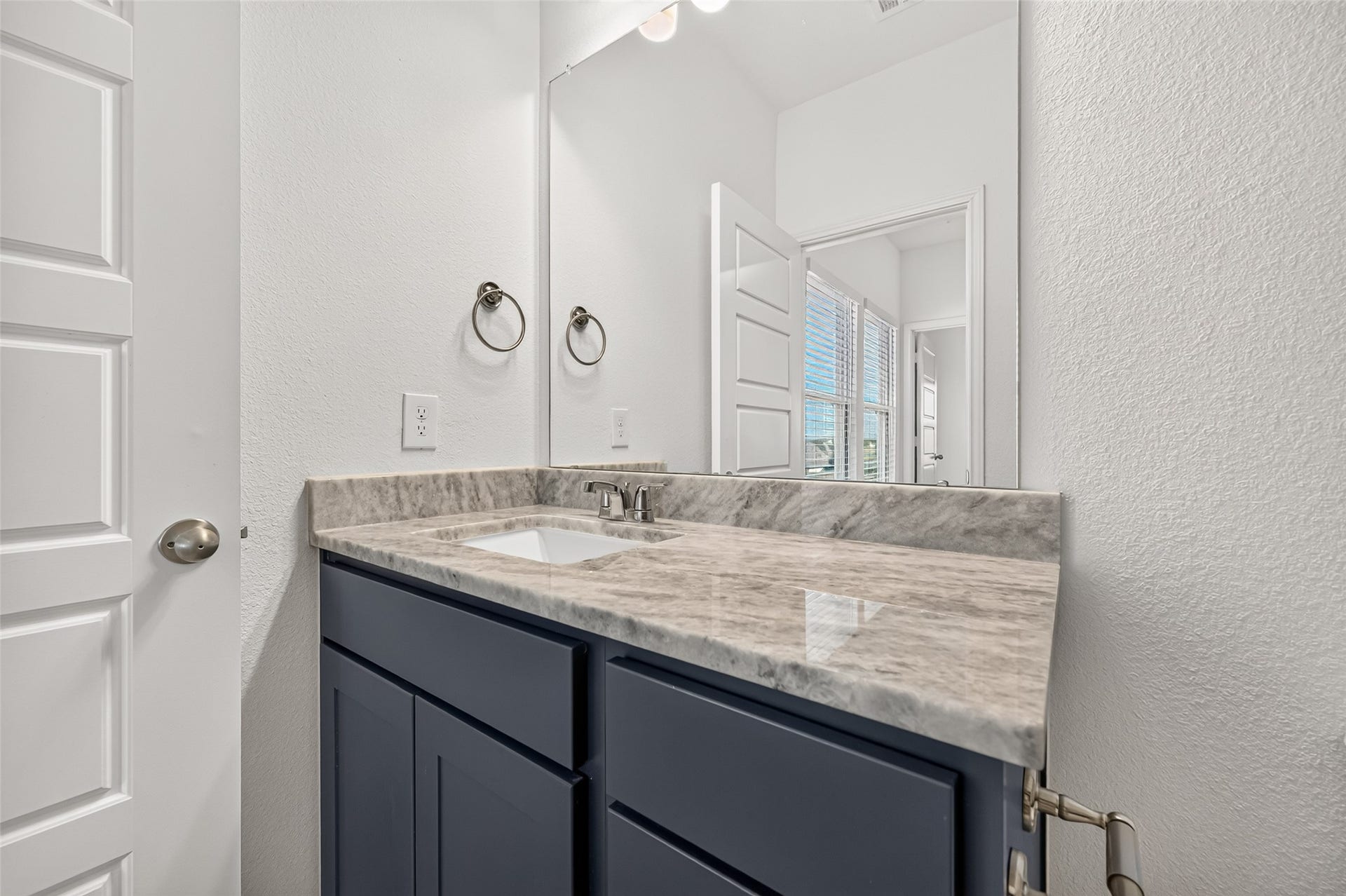 1057 Apple Ridge Road, Magnolia, TX 77355