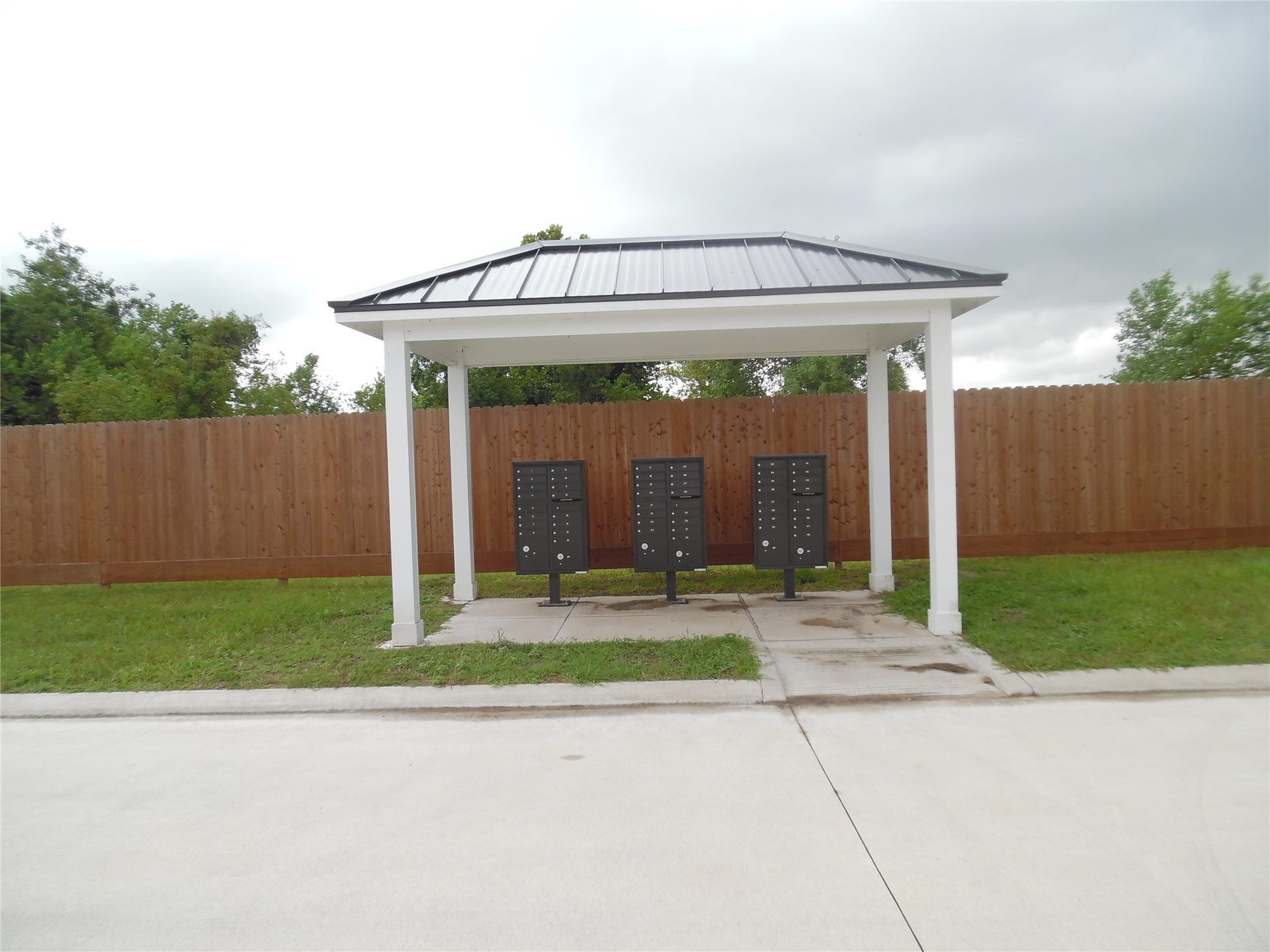 15410 Cypress Point Lane, Santa Fe, TX 77517 Mailbox Area