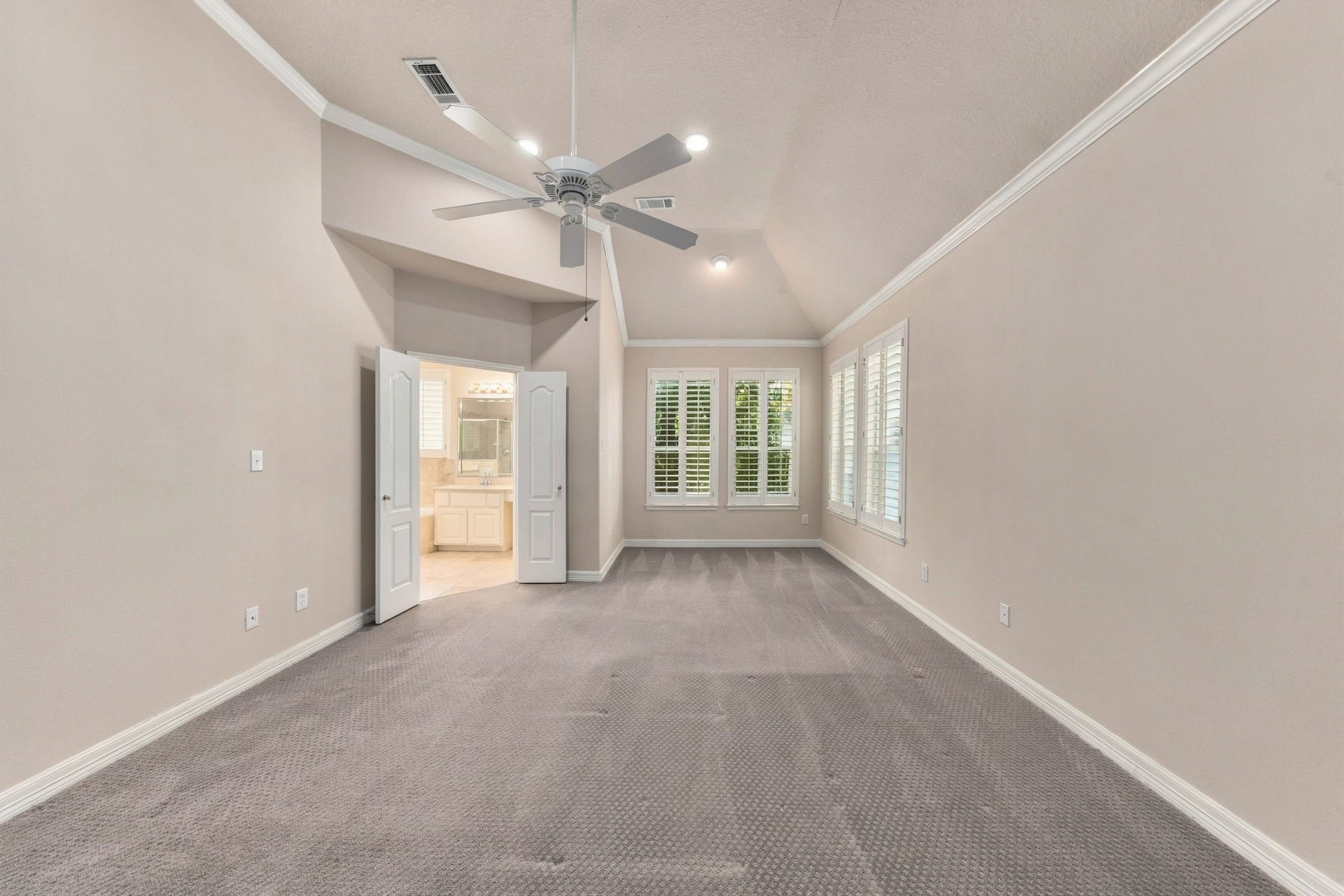 6113 Maxie Street, Houston, TX 77007 6113 Maxie Street, Houston, TX 77007