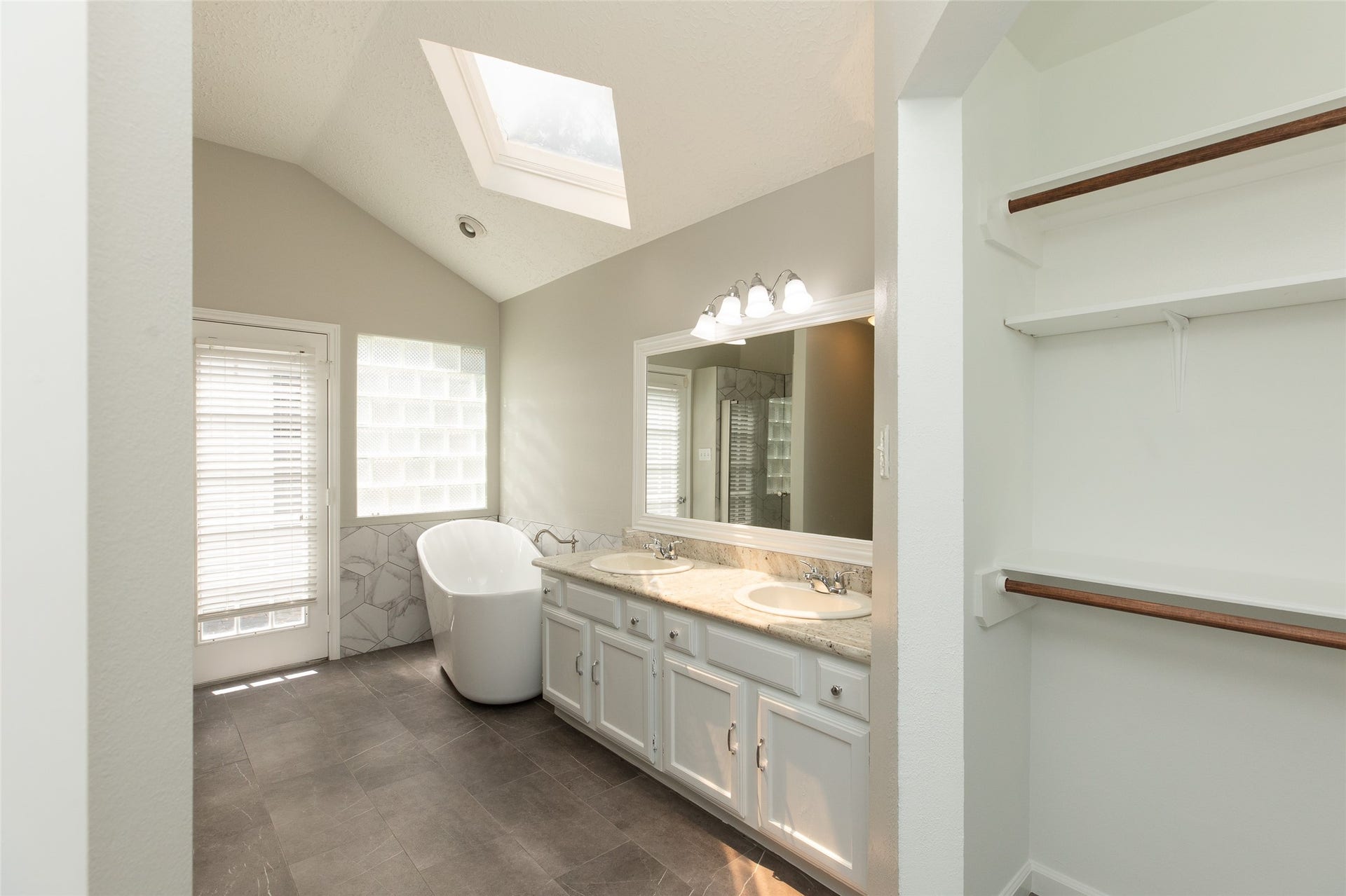 1923 Havenhouse Drive, Spring, TX 77386 Remodeled HUGE master bathroom