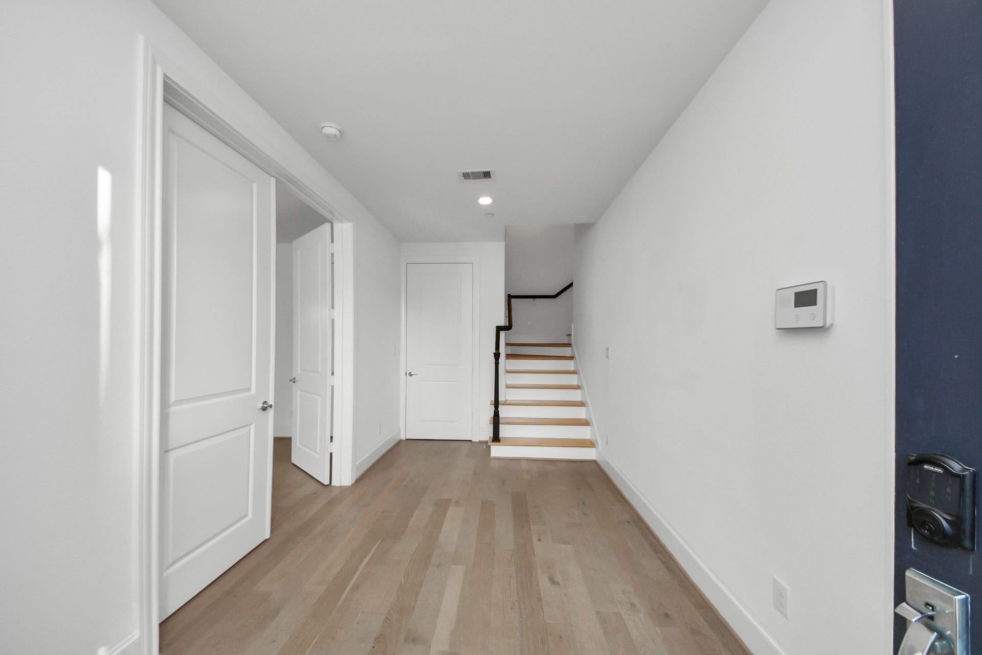 4005 Woodshire Village Estates, Houston, TX 77025 Entrance