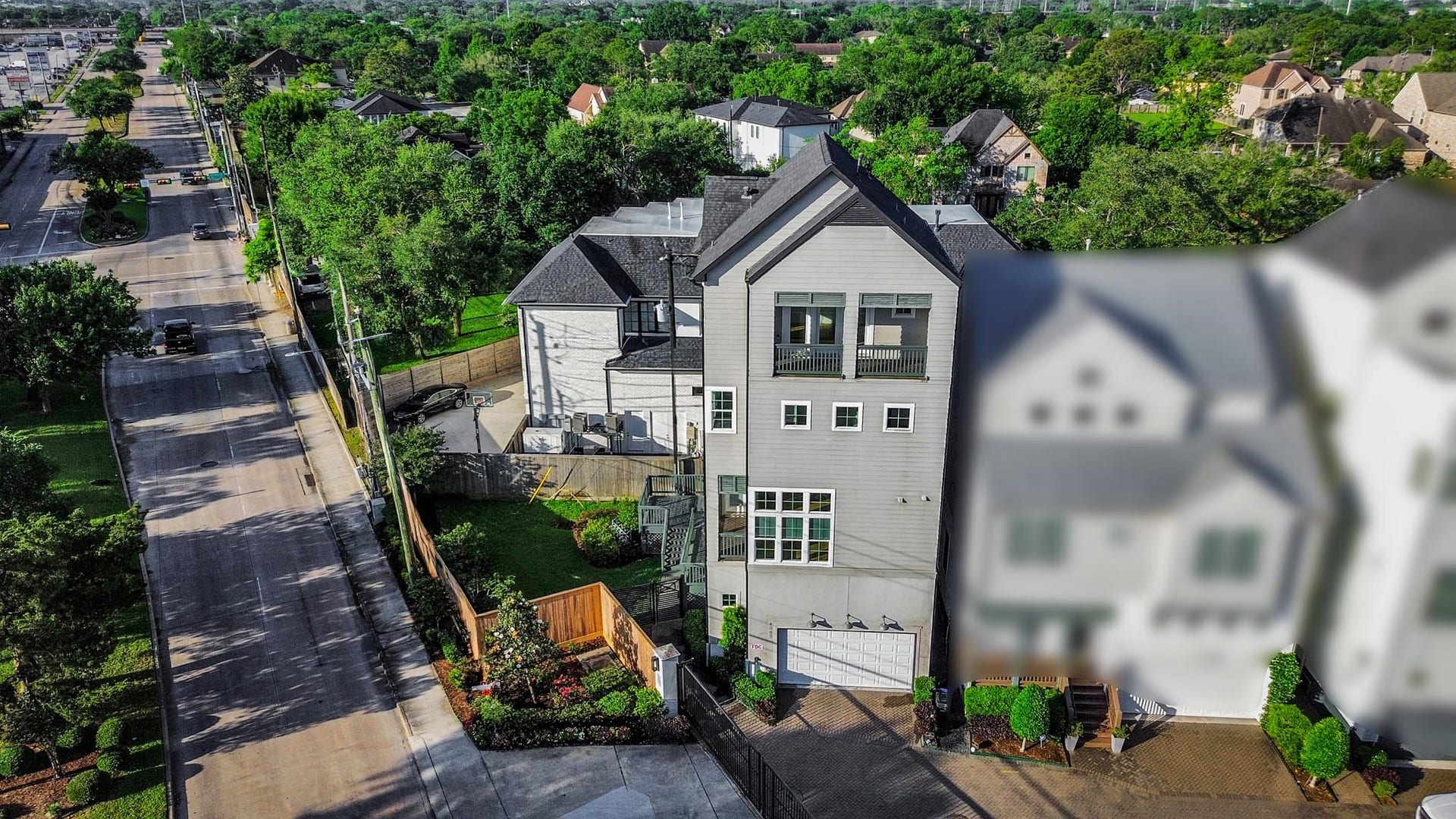 4005 Woodshire Village Estates, Houston, TX 77025 Corner lot!